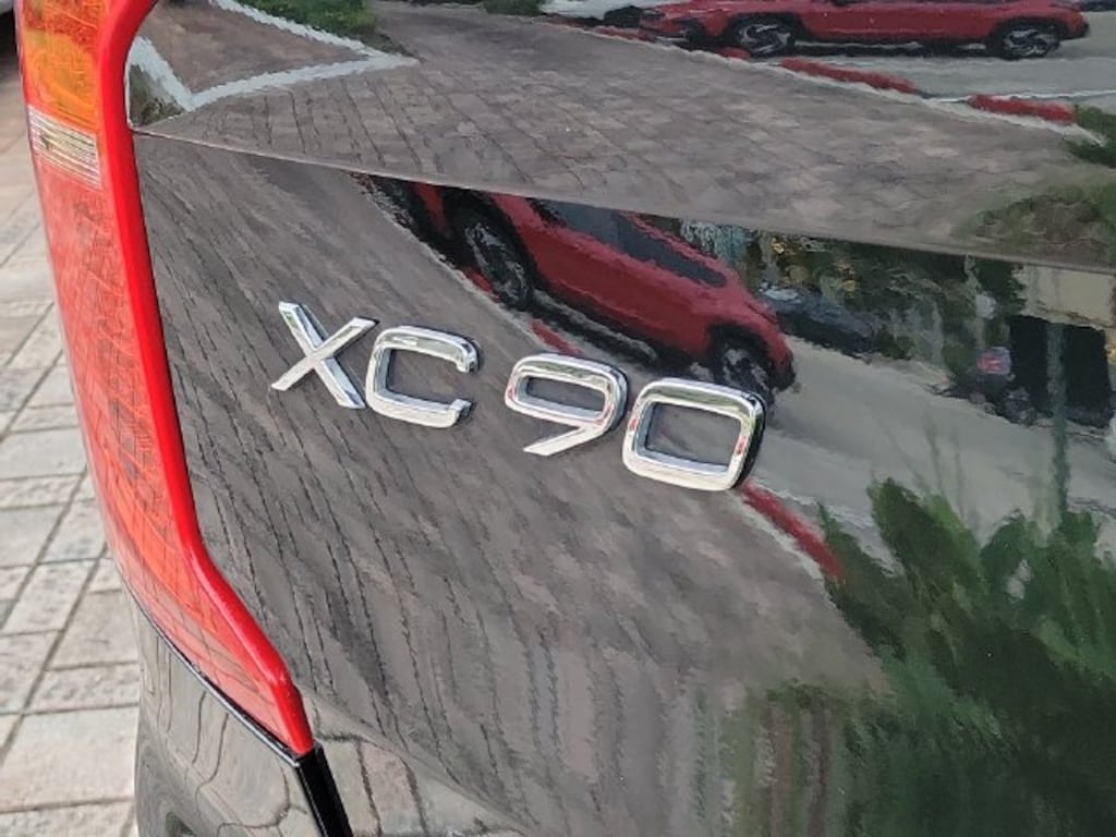 Used 2021 Volvo XC90 T6 Momentum 7 Passenger SUV