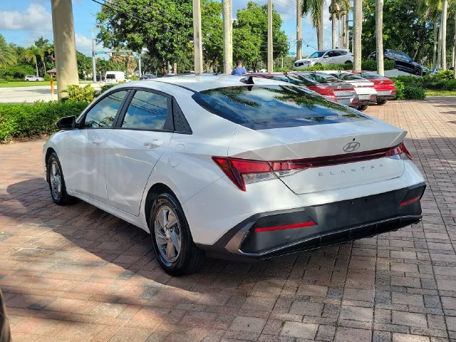 Certified 2024 Hyundai Elantra SE Sedan