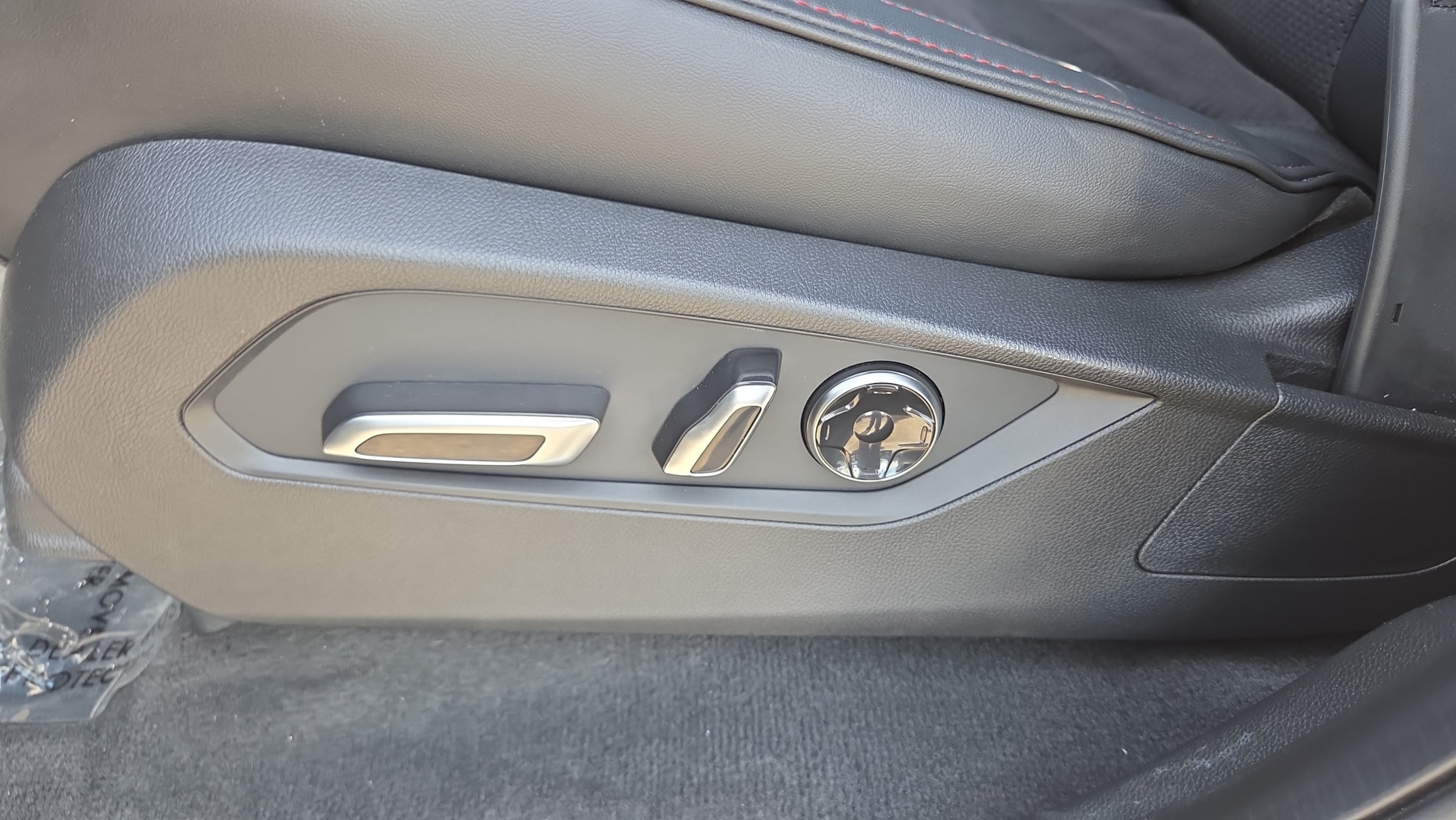 2025 Acura MDX A-Spec Package - Photo 11