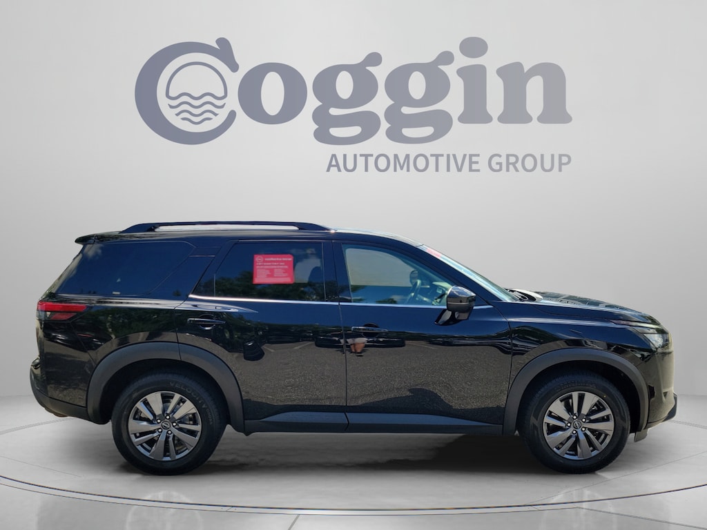 Used 2024 Nissan Pathfinder SV FWD SUV