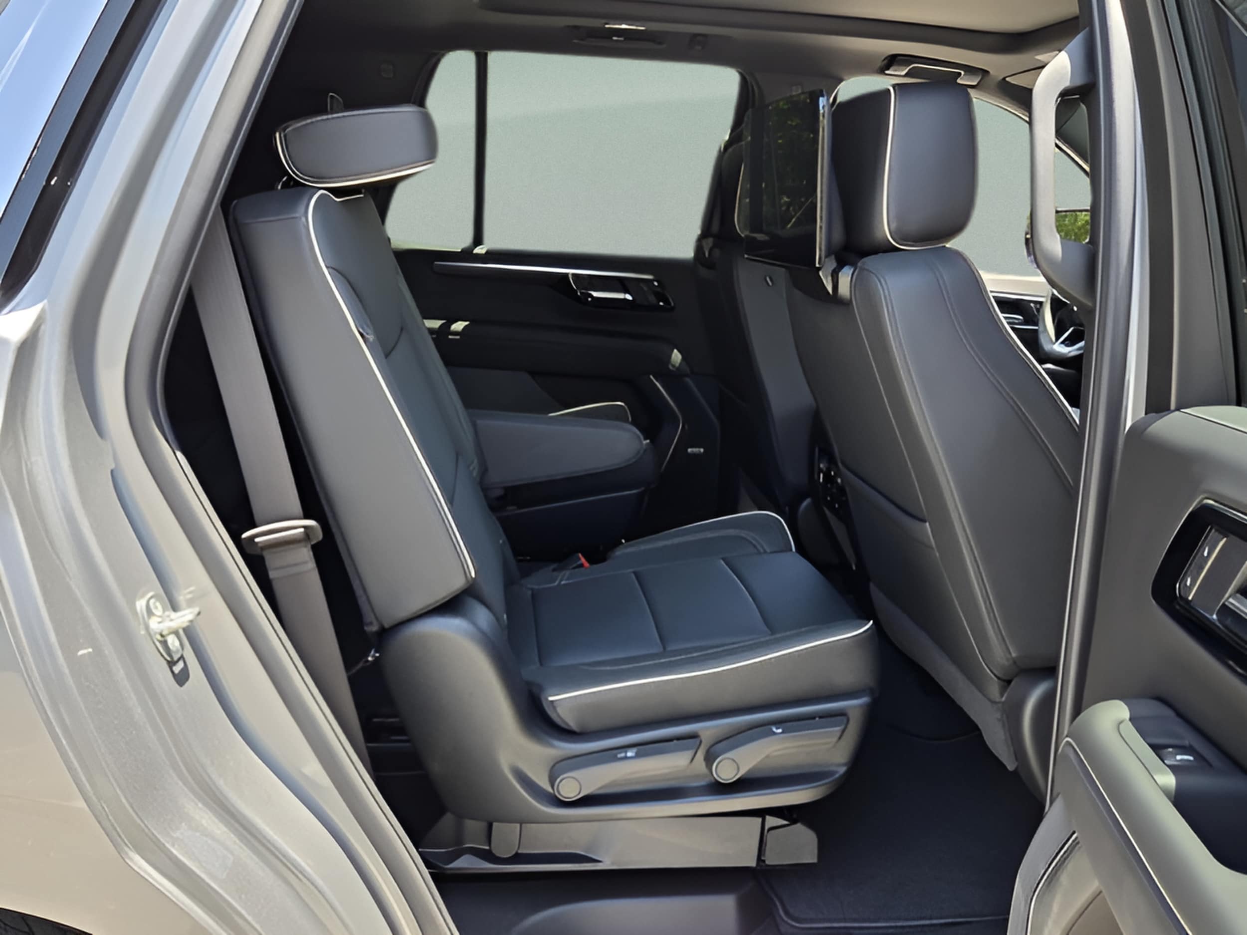 2026 Chevrolet Tahoe Premier - Photo 16