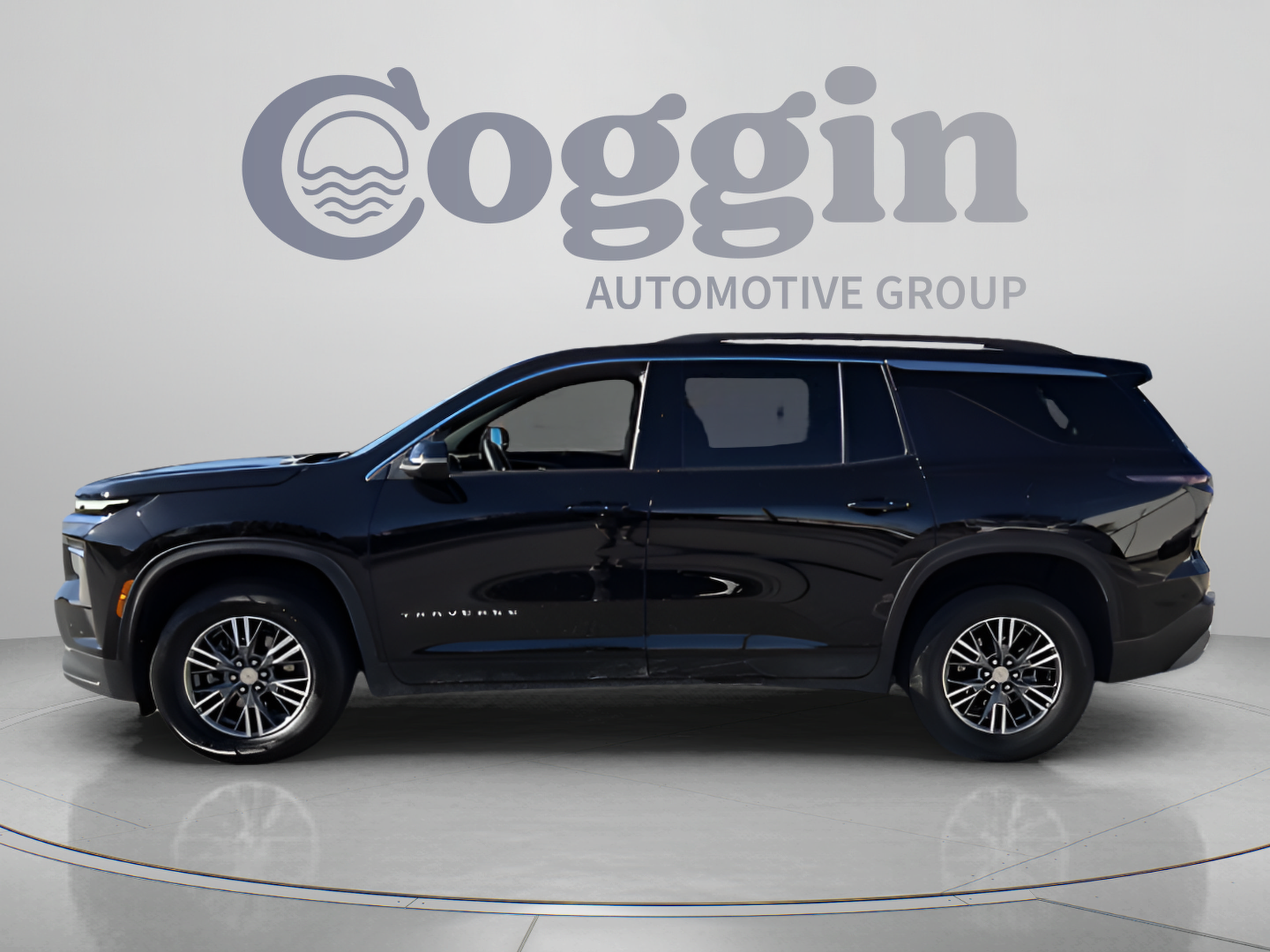 Used 2025 Chevrolet Traverse LT SUV