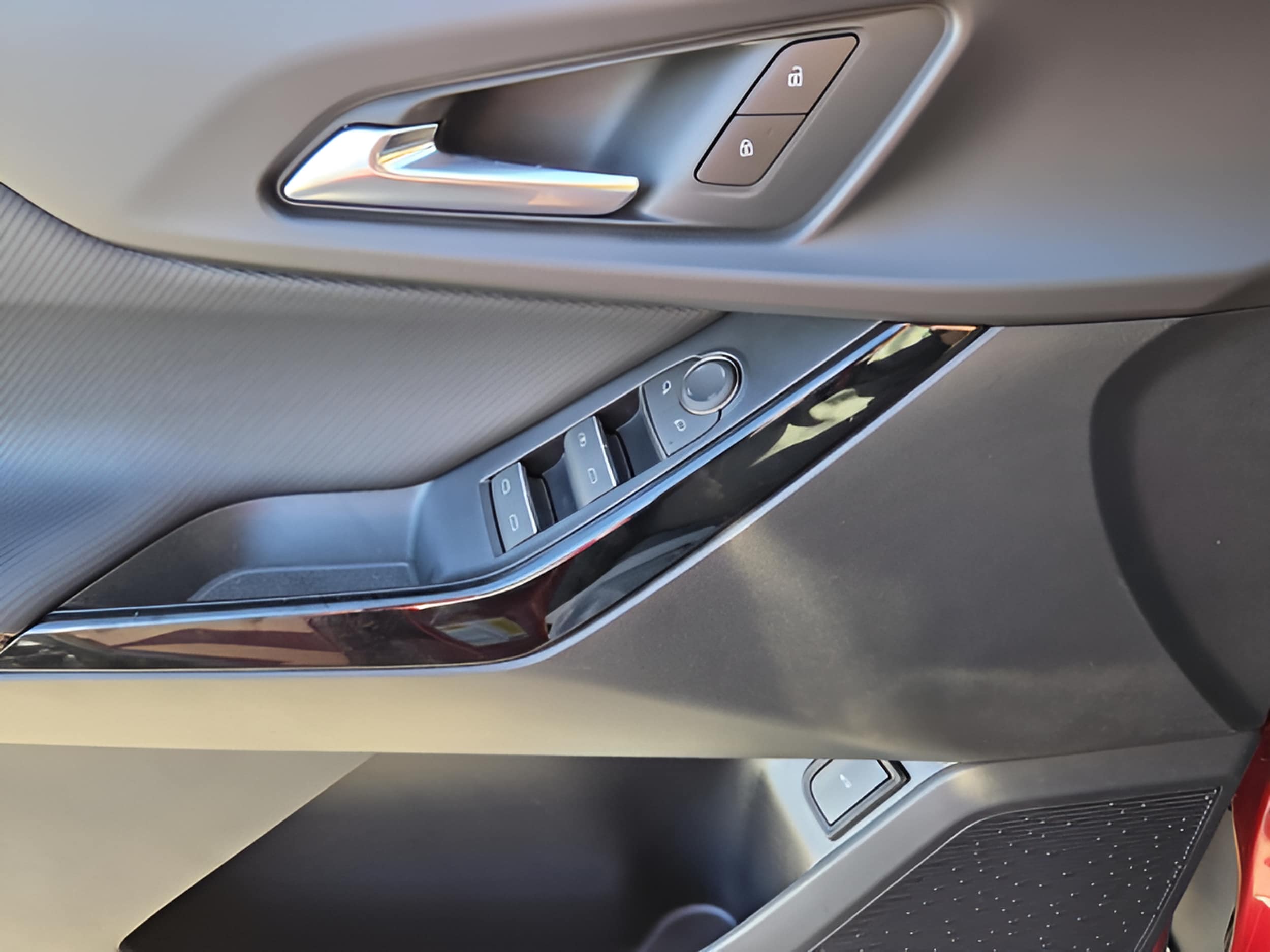 2027 Chevrolet Equinox RS - Photo 32