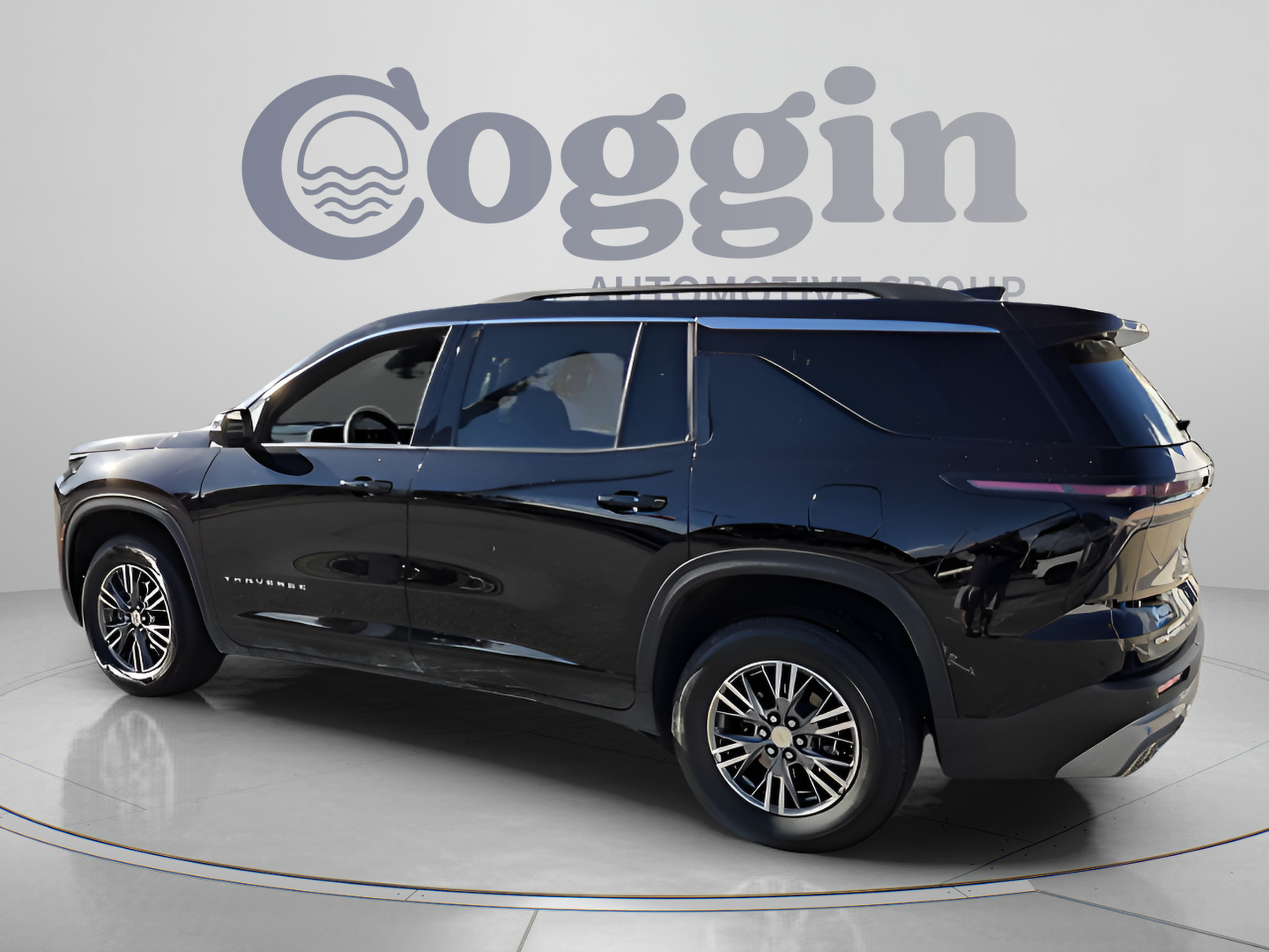 Used 2025 Chevrolet Traverse LT SUV