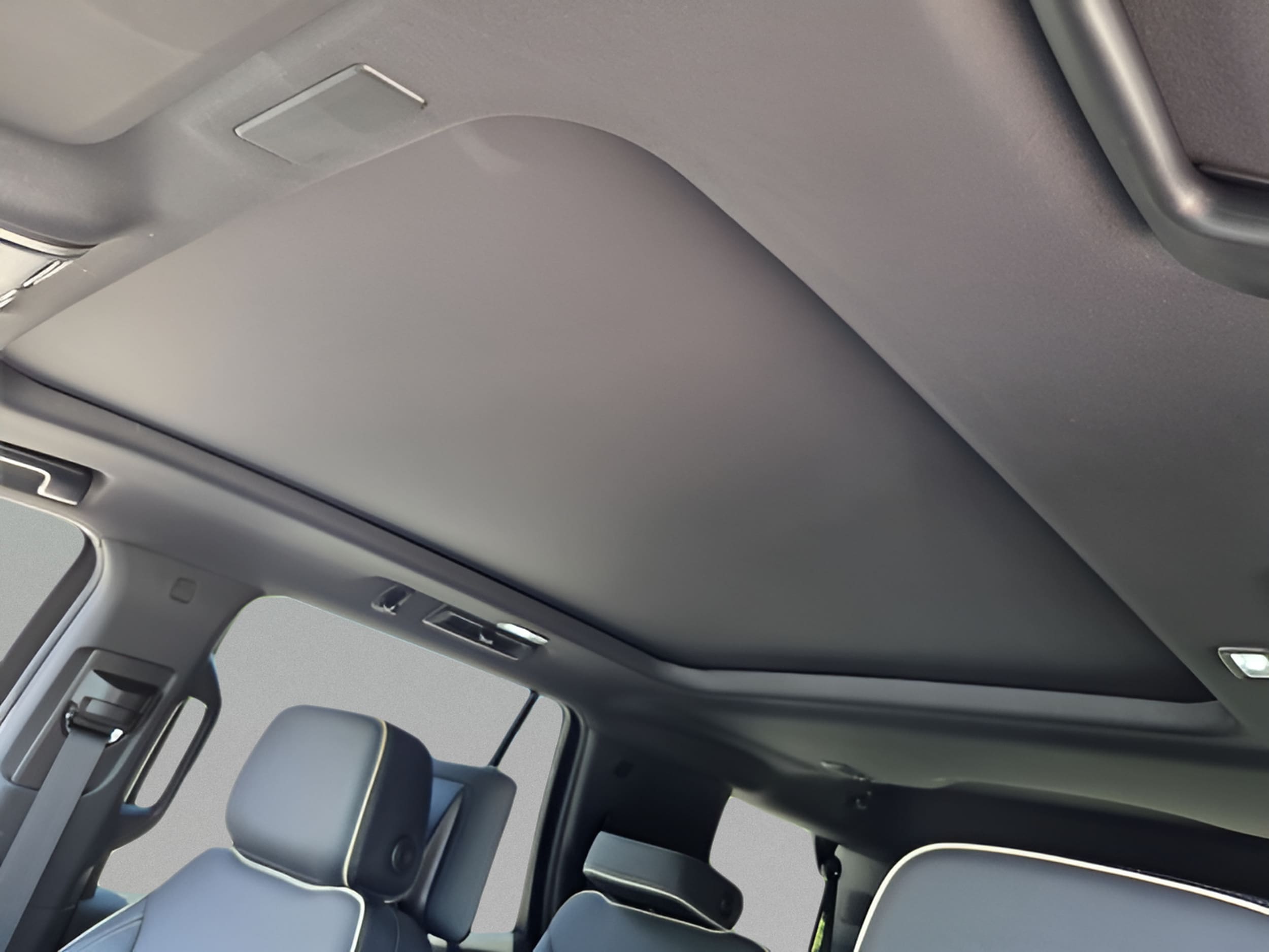 2026 Chevrolet Tahoe Premier - Photo 18