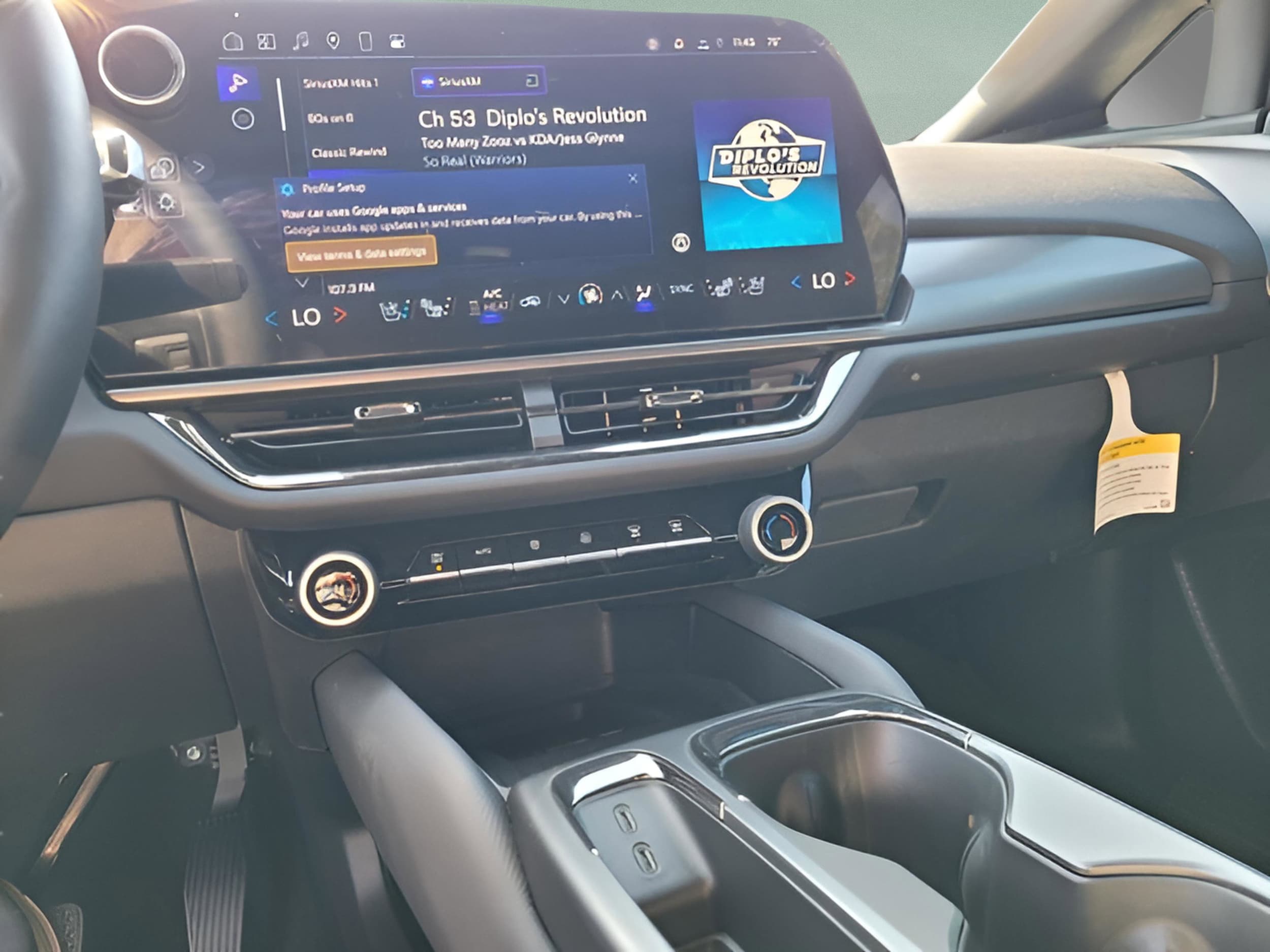 2025 Chevrolet Equinox EV RS - Photo 17