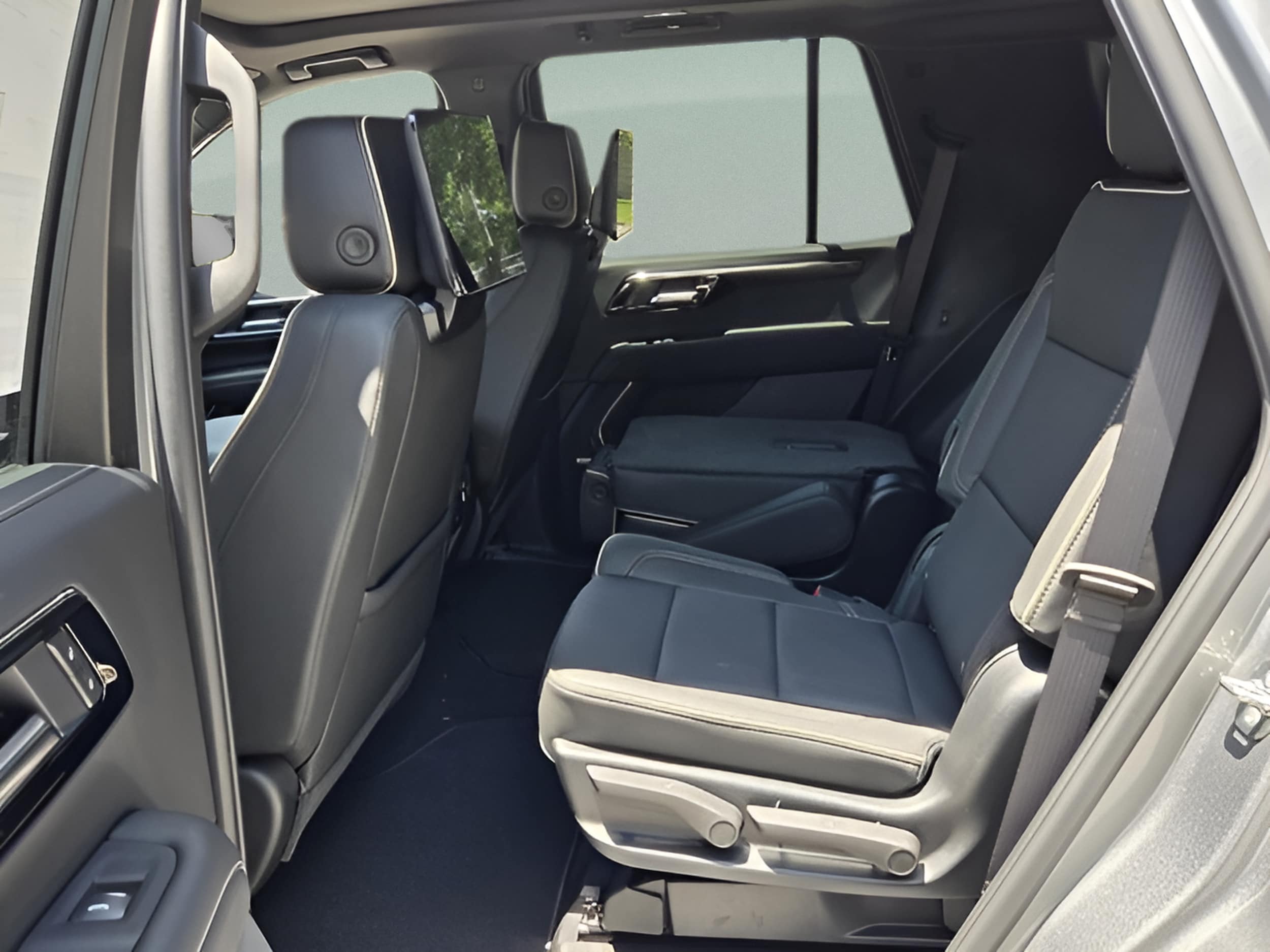 2026 Chevrolet Tahoe Premier - Photo 11