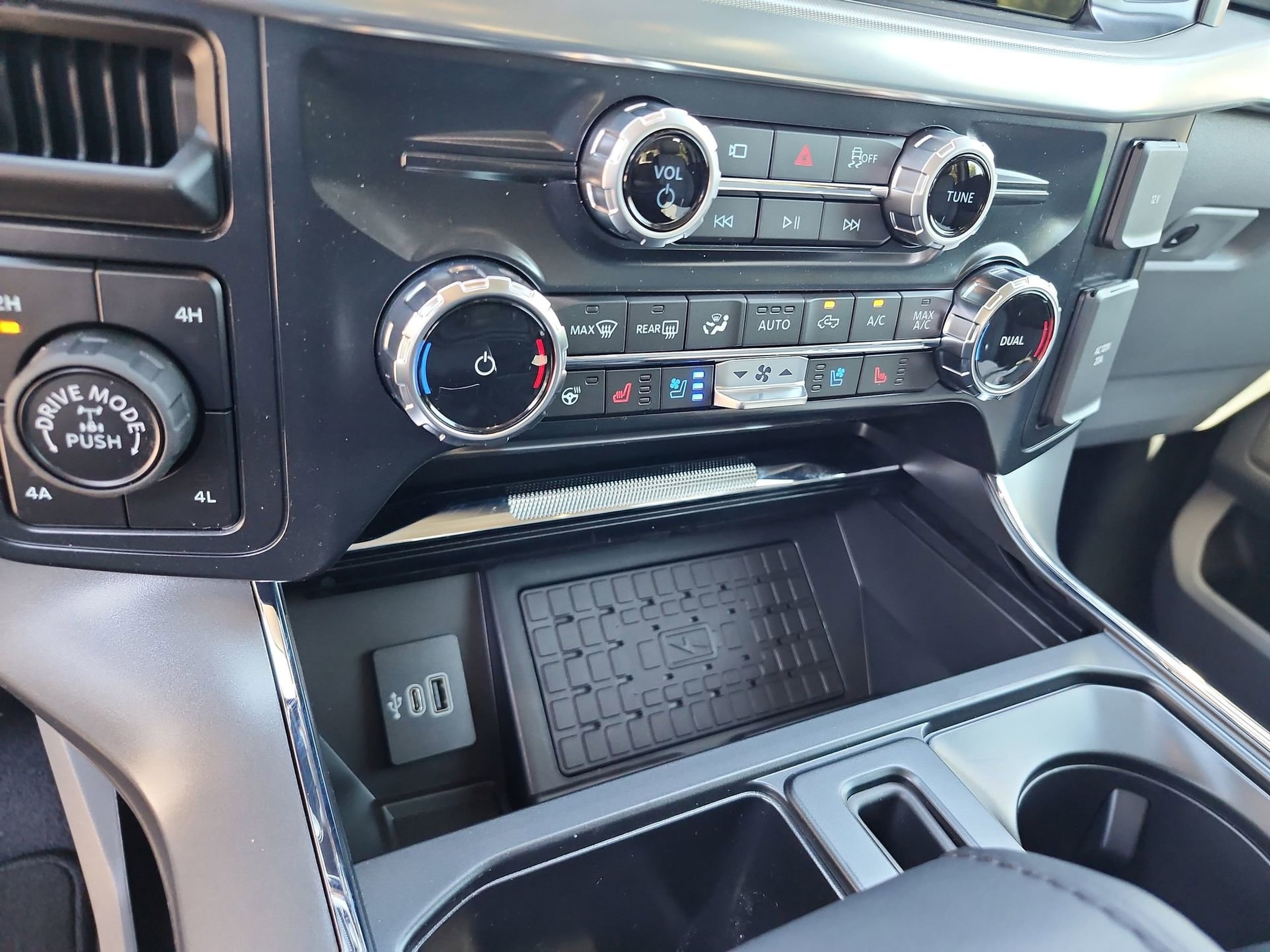 2025 Ford F-150 Lariat - Photo 24