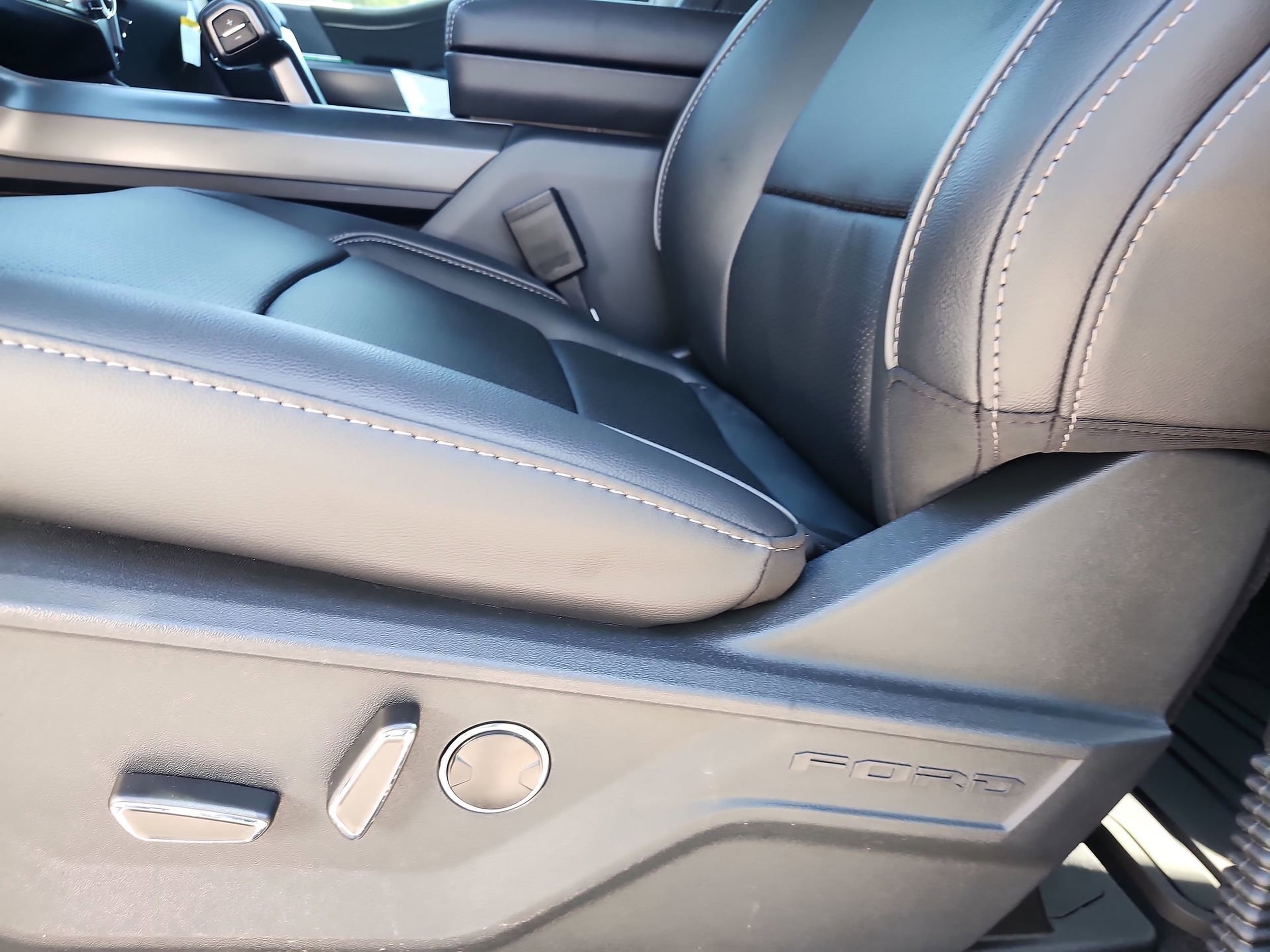 2025 Ford F-150 Lariat - Photo 20