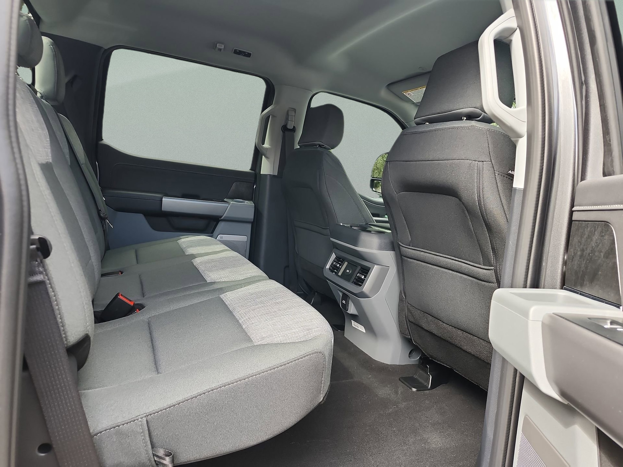 2026 Ford F-250 Super Duty XLT - Photo 16