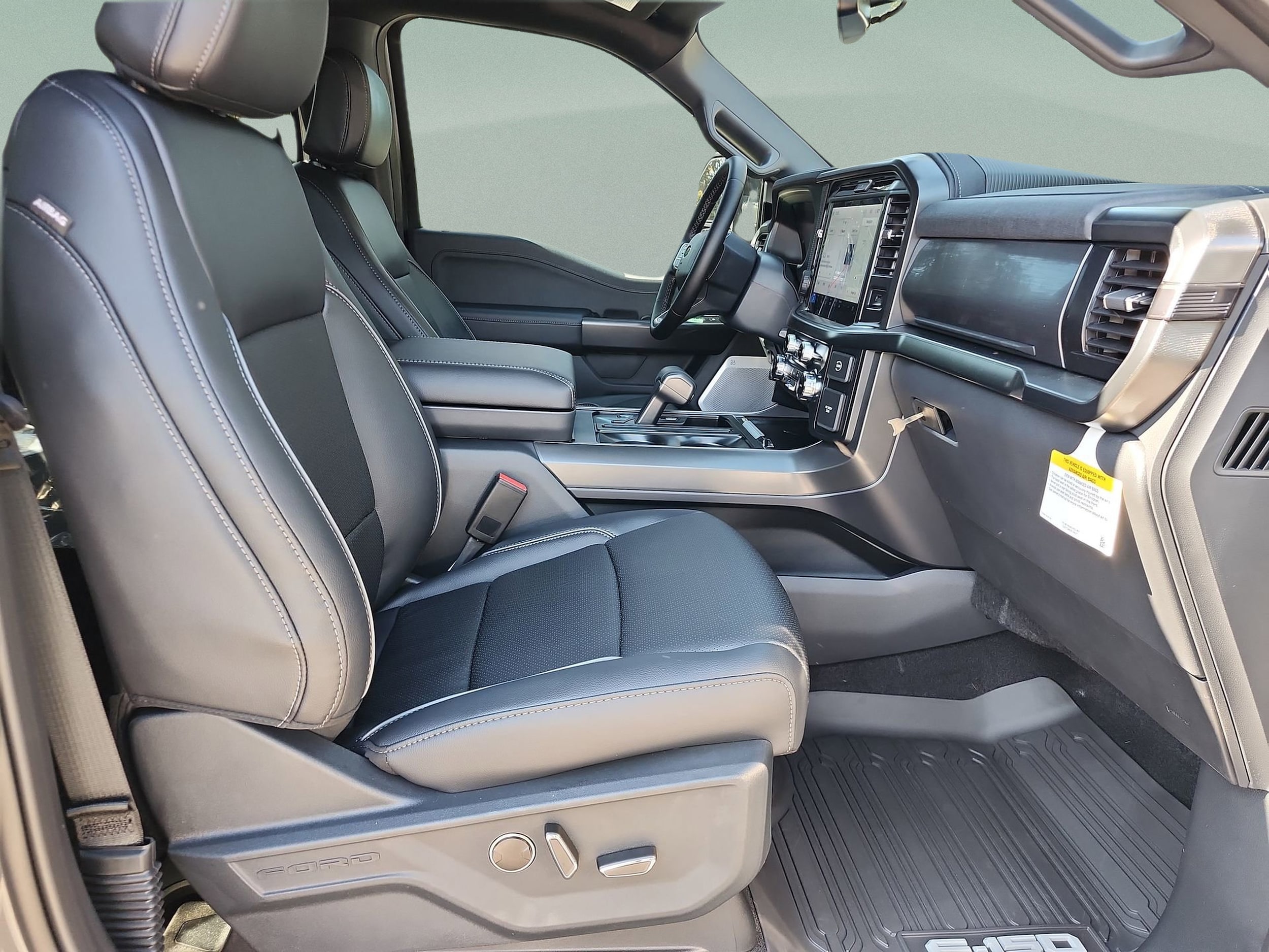 2025 Ford F-150 Lariat - Photo 14