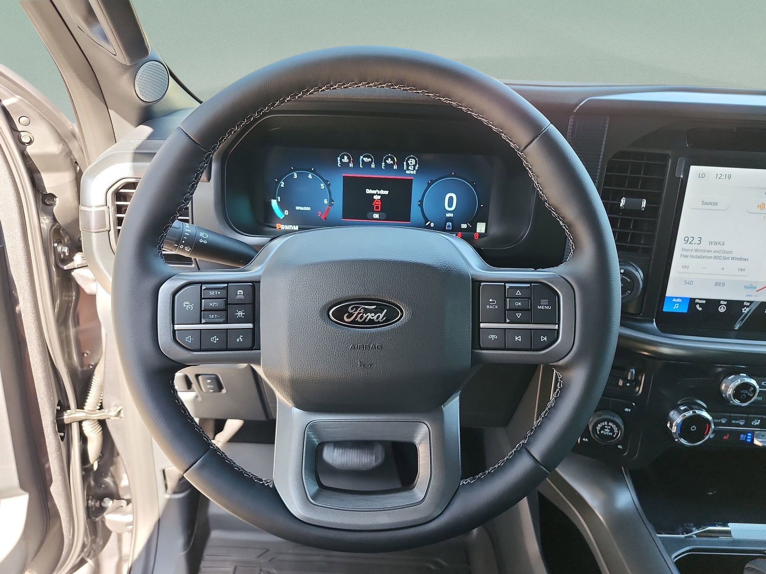 2025 Ford F-150 Lariat - Photo 25