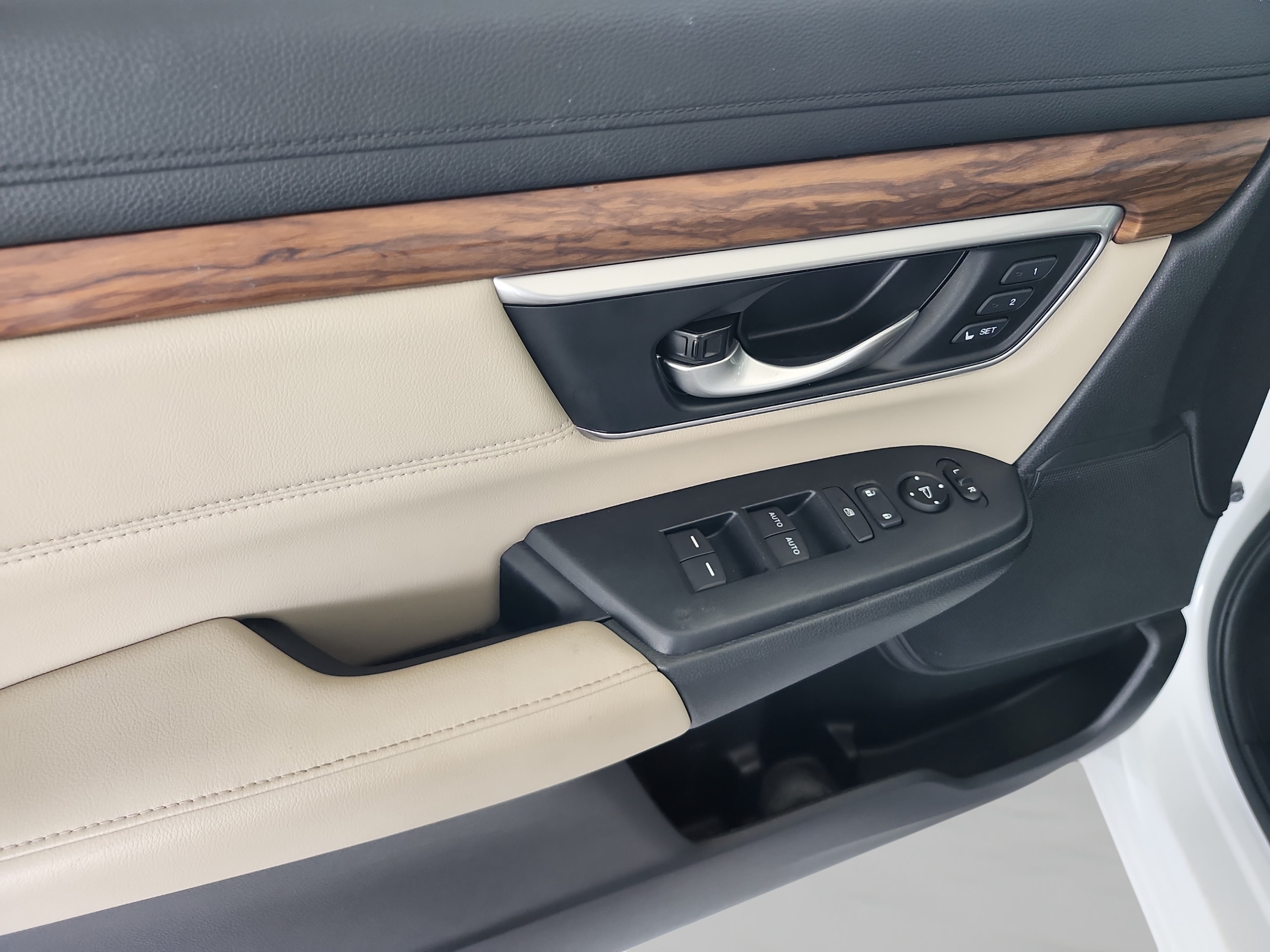 2019 Honda CR-V Touring - Photo 18