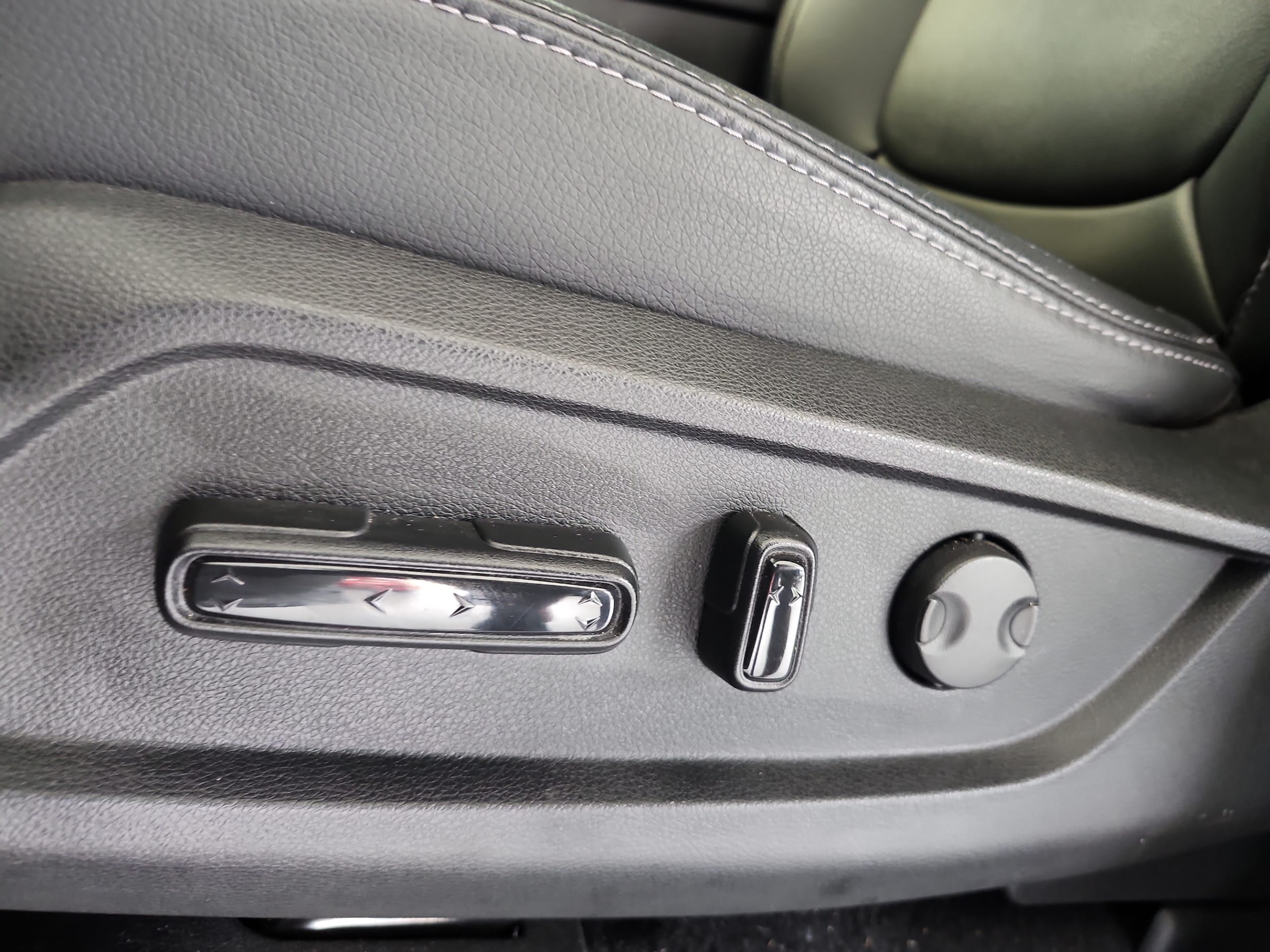 2025 Honda Pilot EX-L - Photo 16