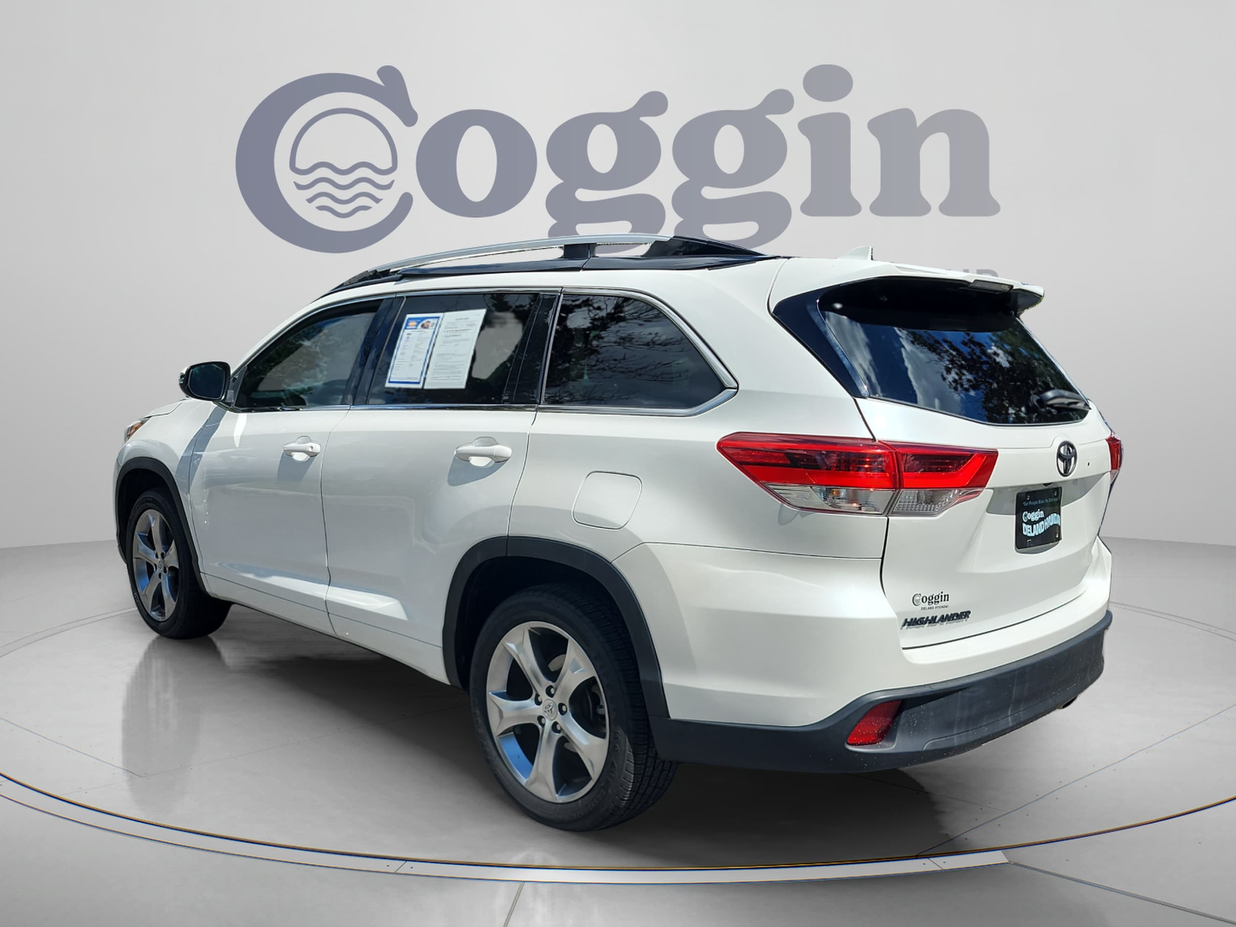 2018 Toyota Highlander LE Plus - Photo 4