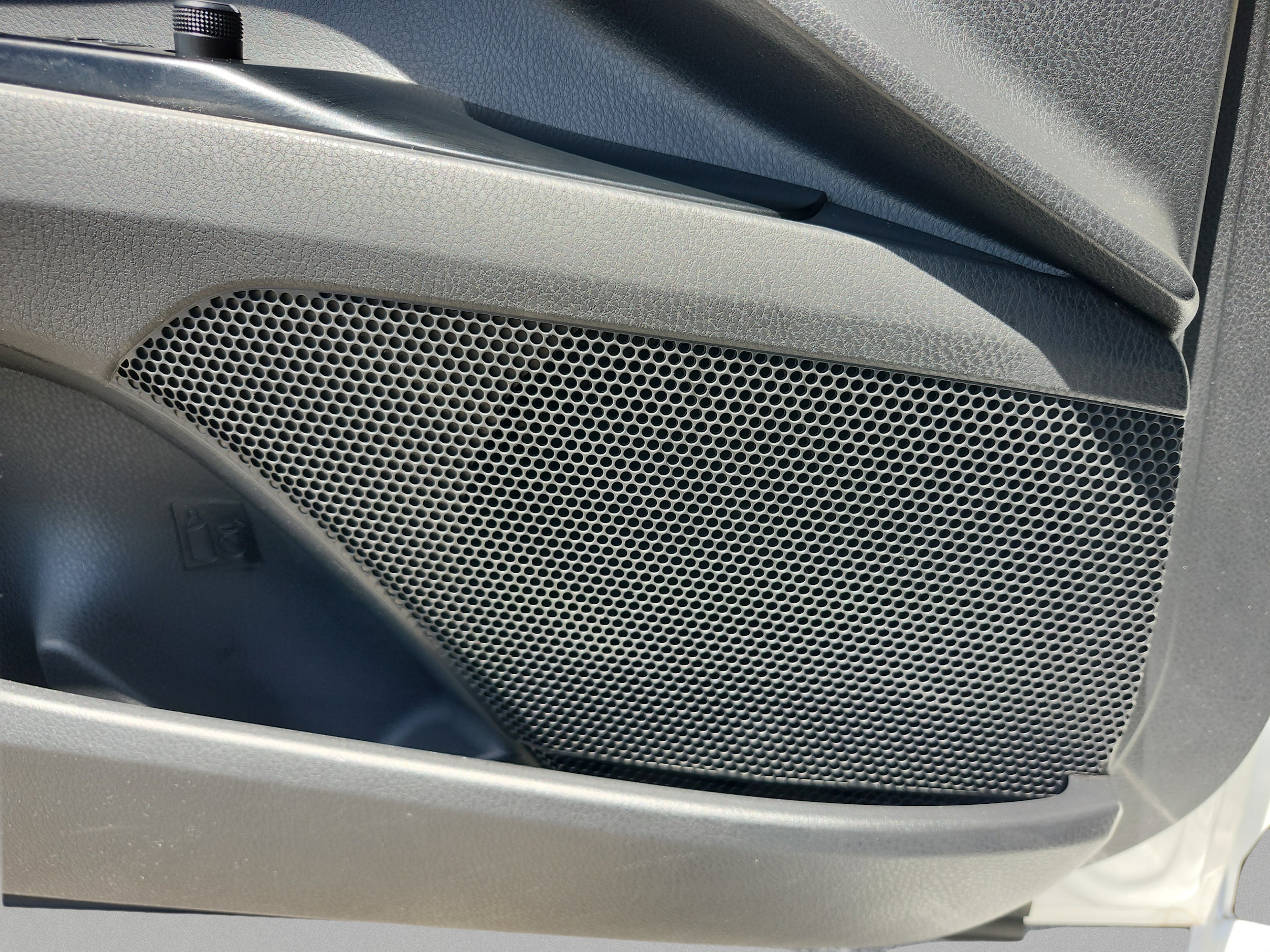 2025 Toyota Camry SE - Photo 23