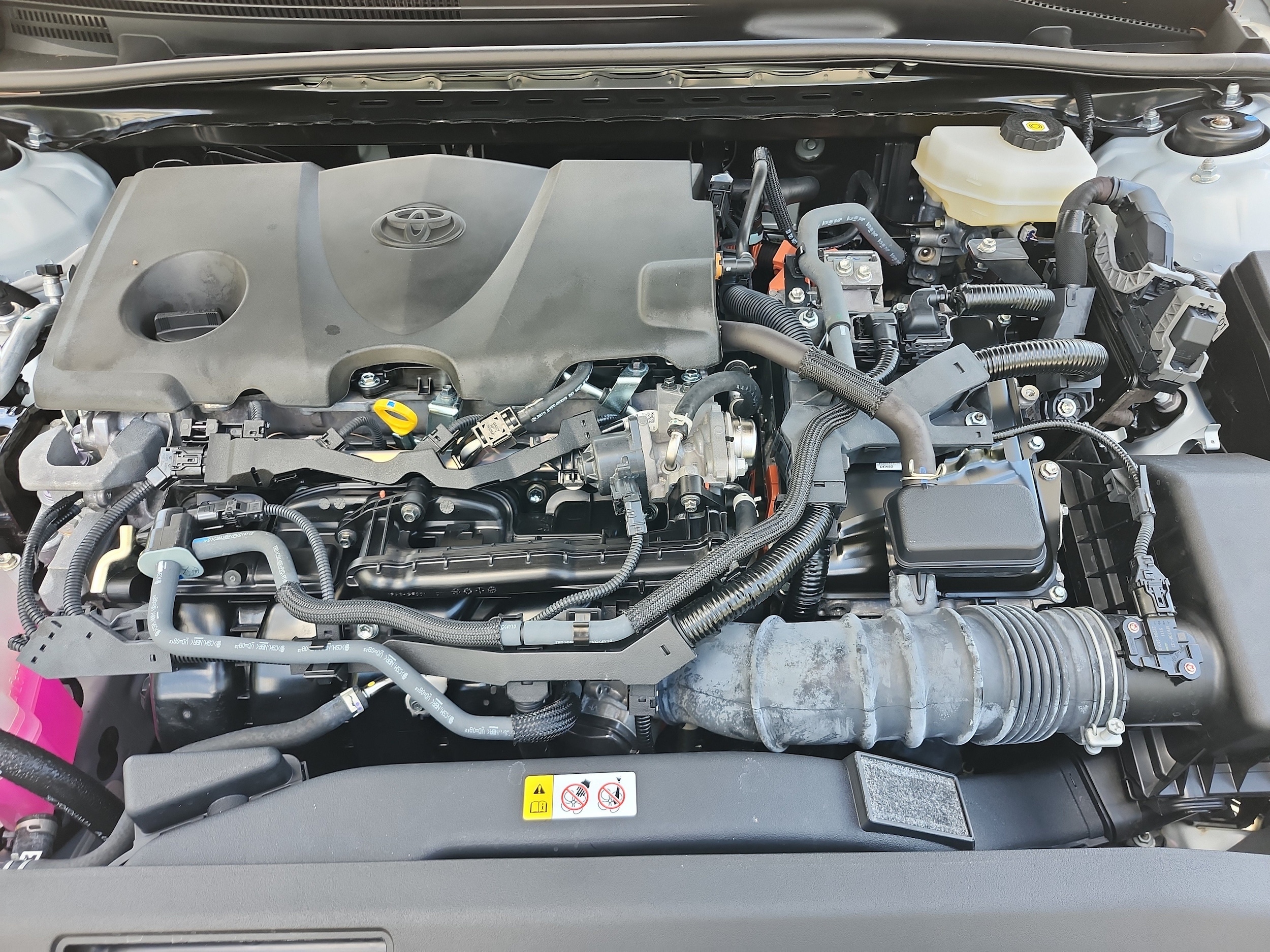 2025 Toyota Camry SE - Photo 21