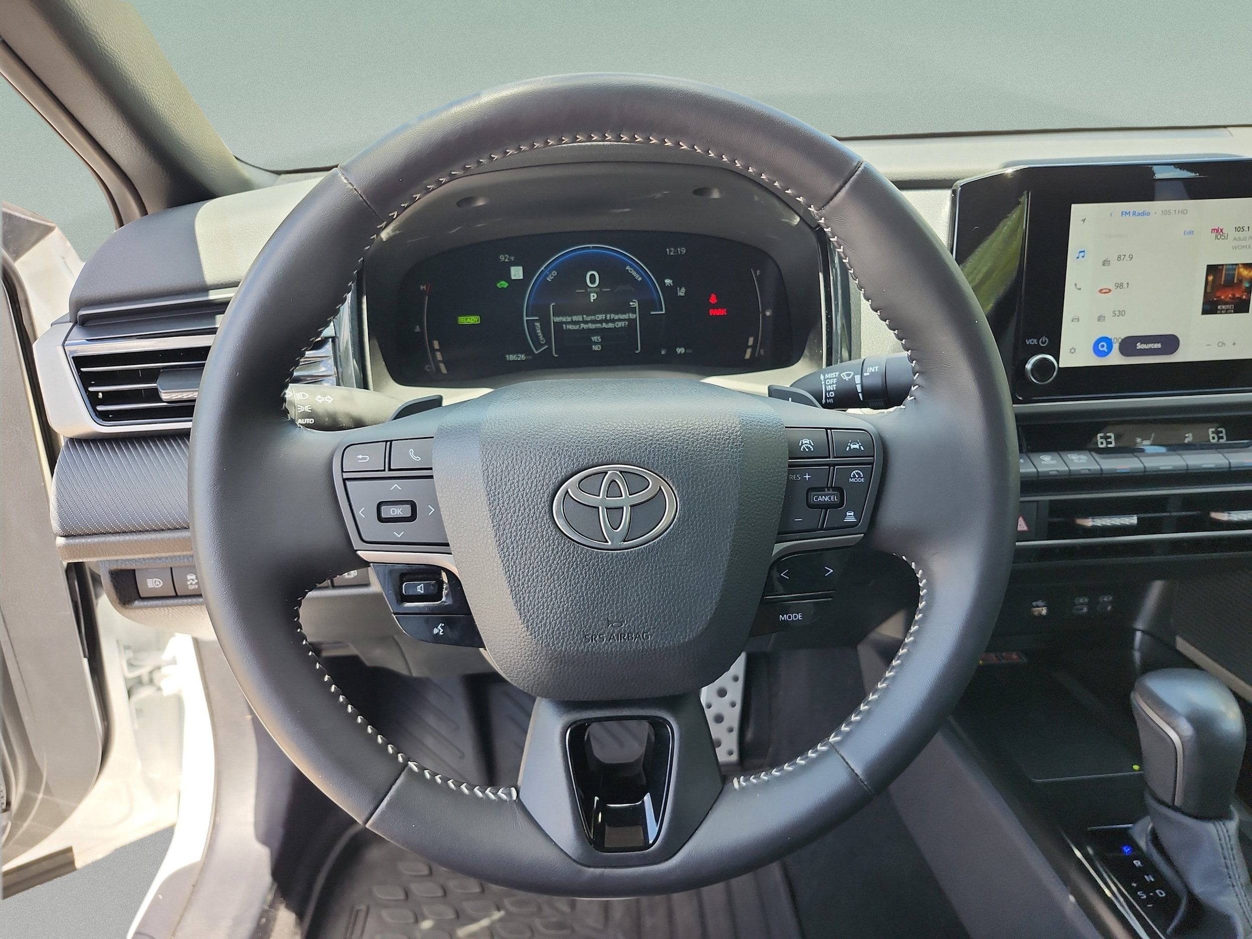 2025 Toyota Camry SE - Photo 10