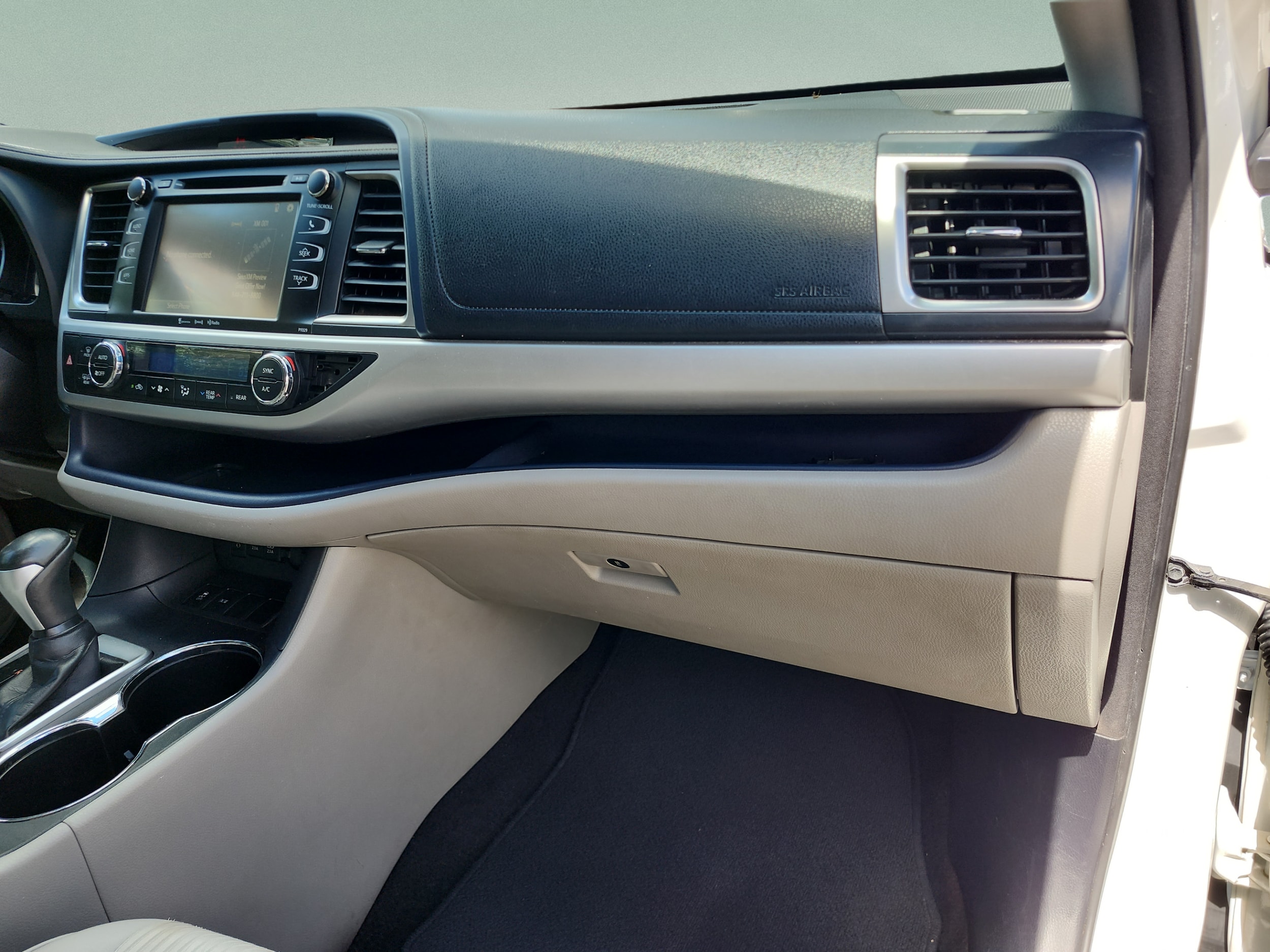 2018 Toyota Highlander LE Plus - Photo 21