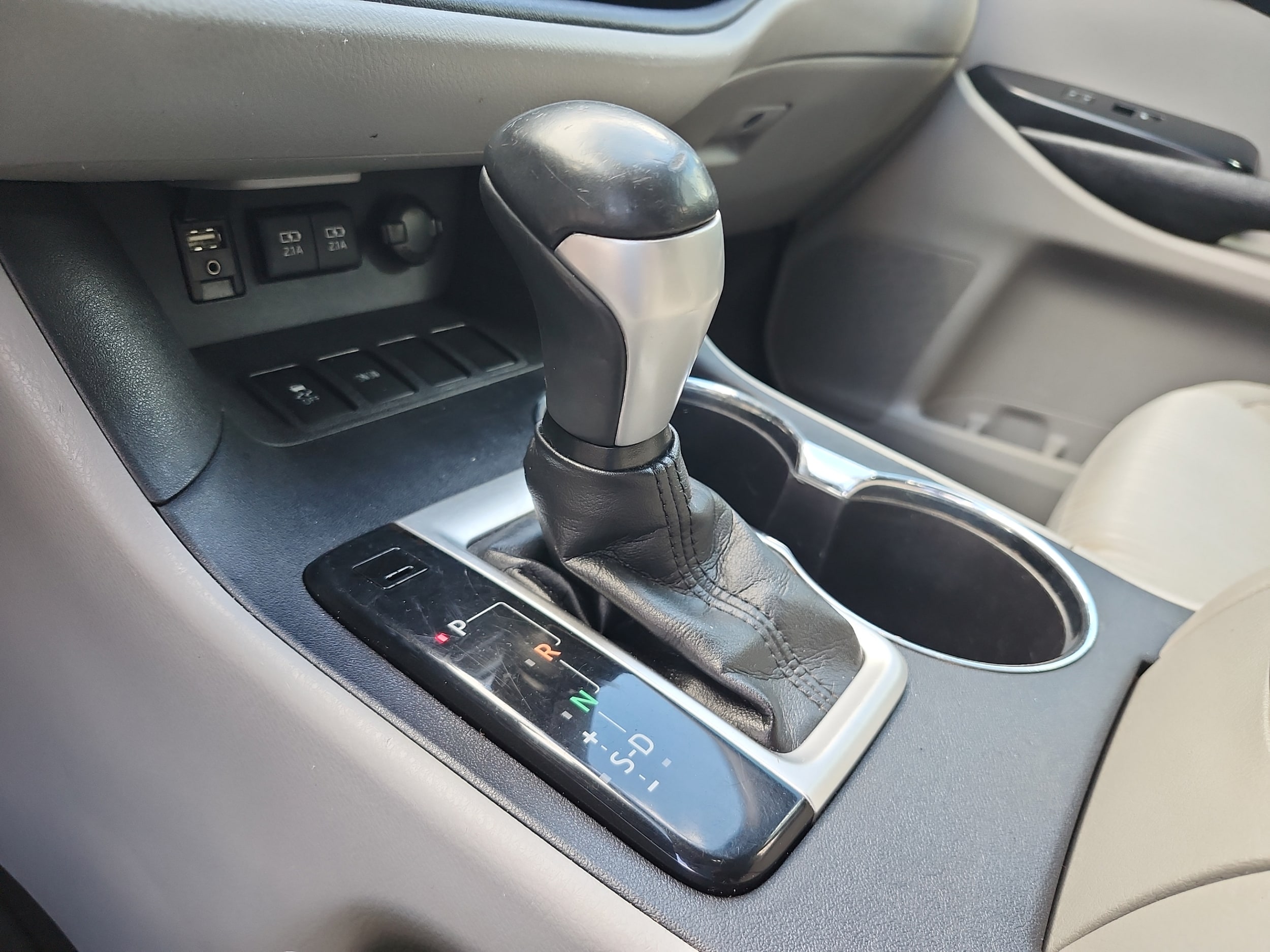 2018 Toyota Highlander LE Plus - Photo 14