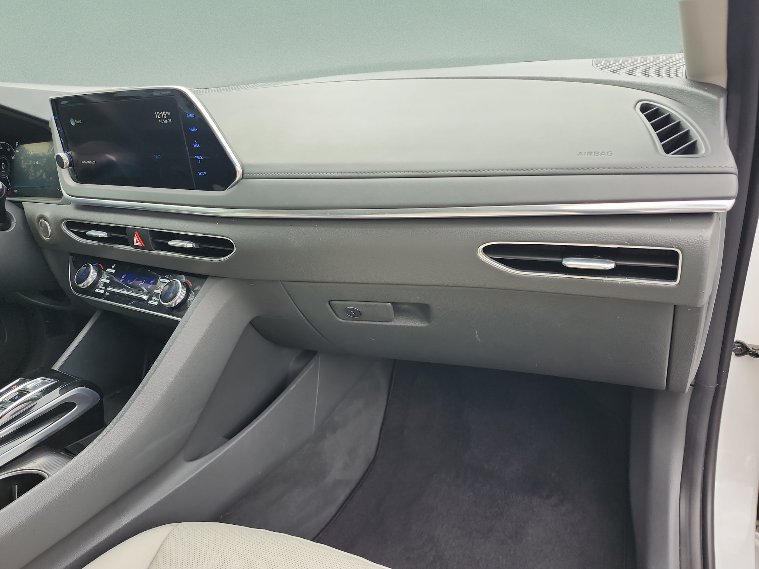2022 Hyundai Sonata Limited - Photo 19