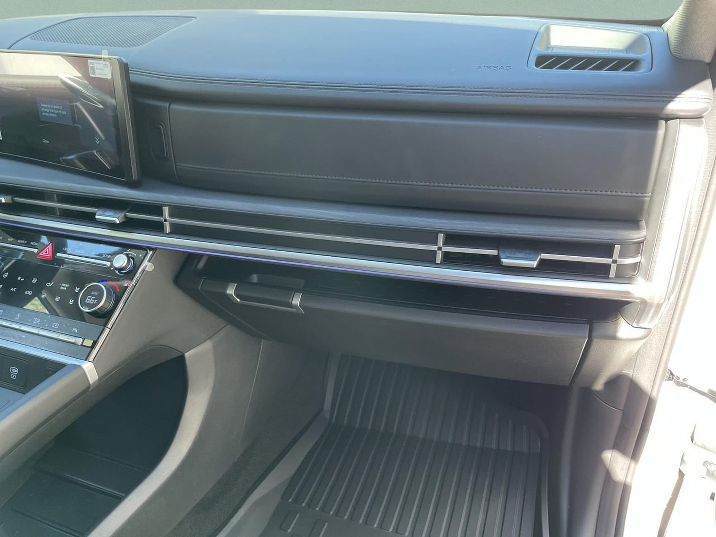 2026 Hyundai Santa Fe Limited - Photo 19