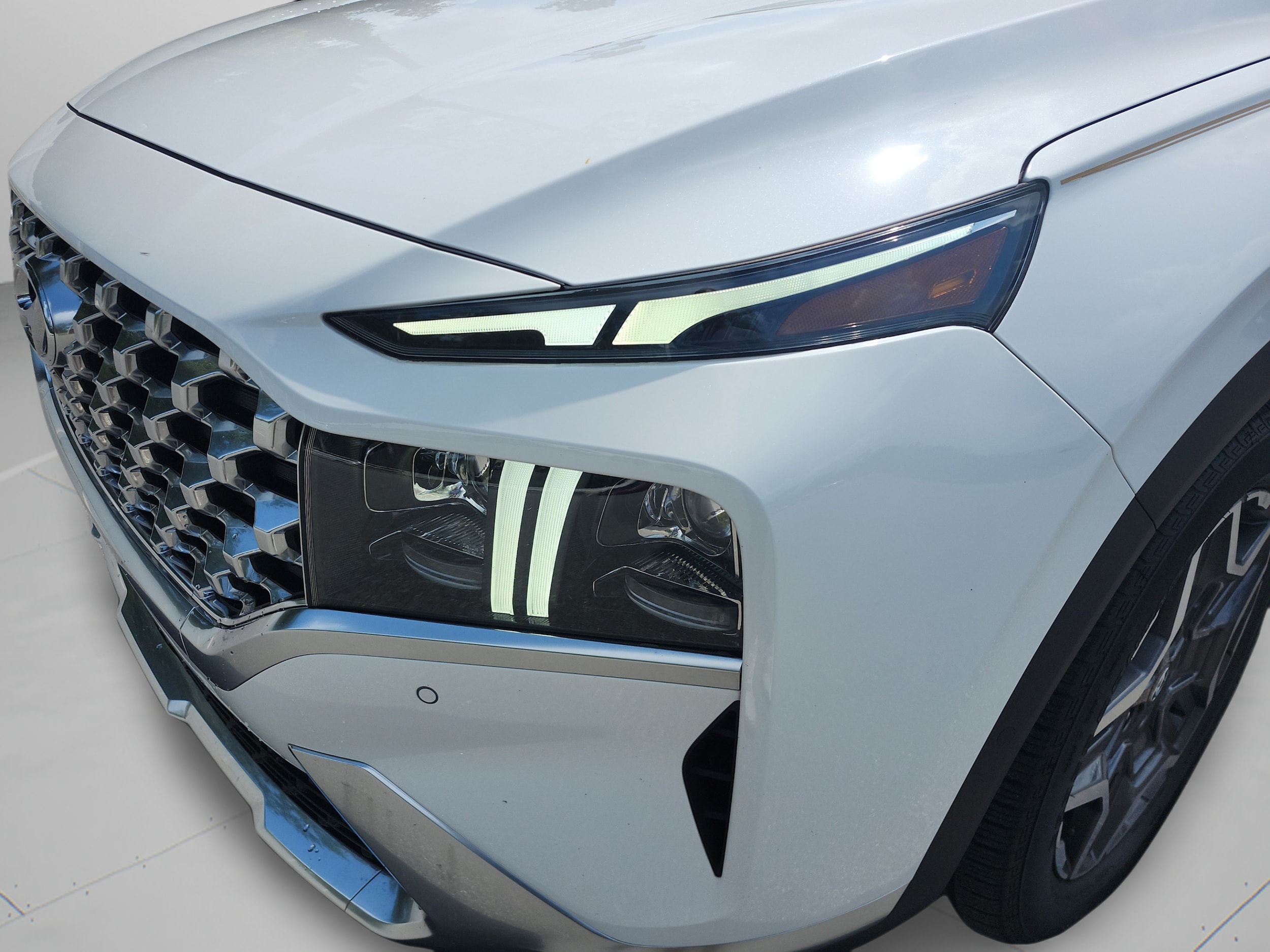 2023 Hyundai Santa Fe Limited - Photo 30
