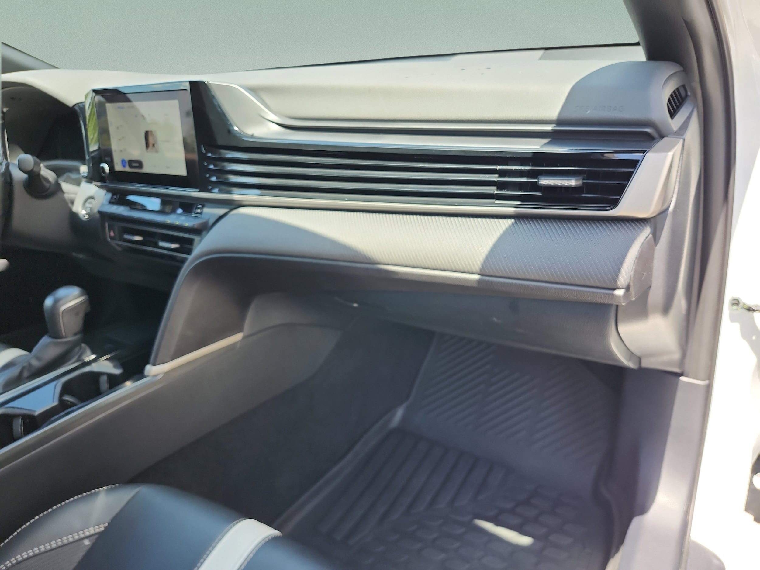 2025 Toyota Camry SE - Photo 20