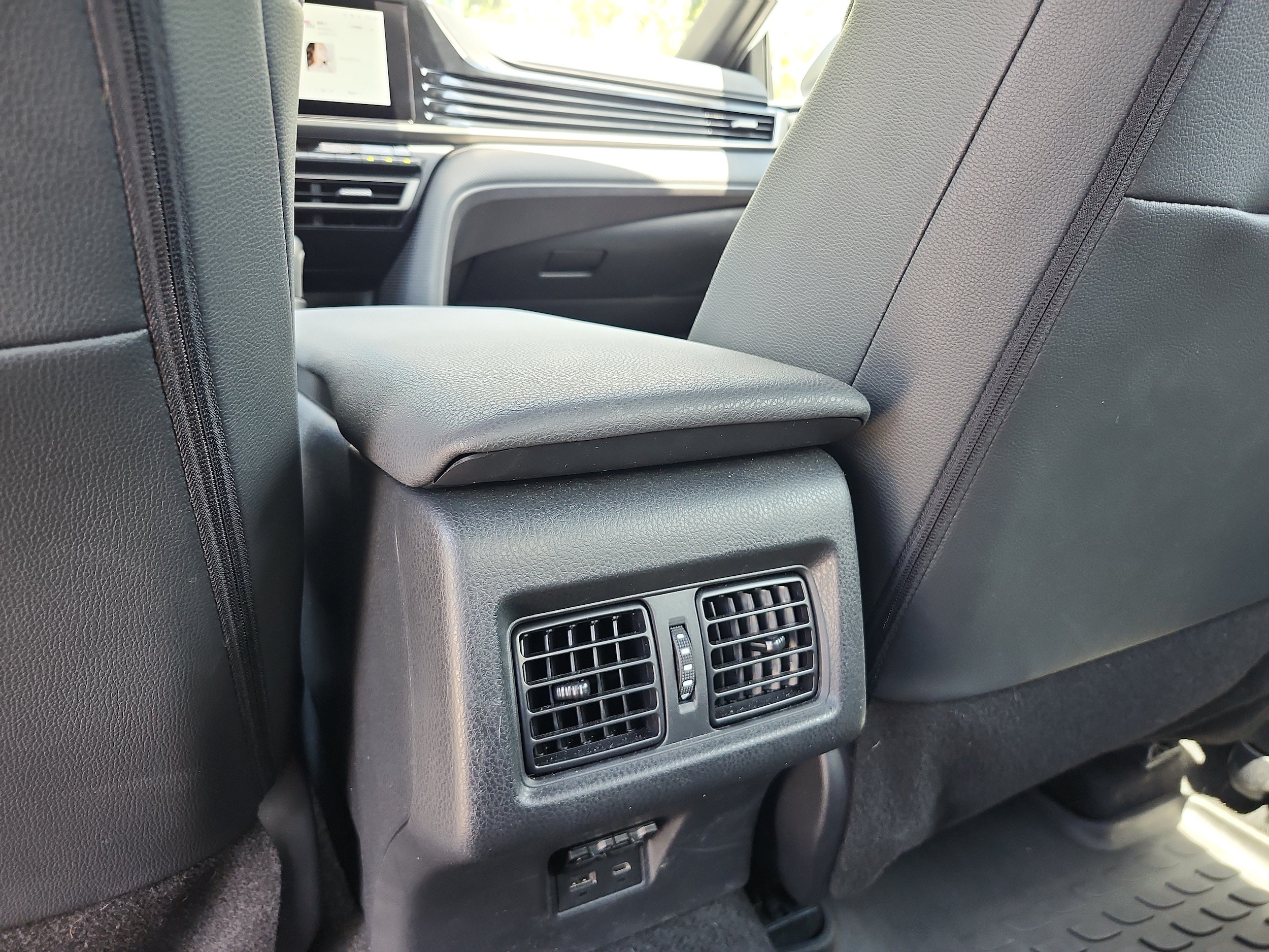 2025 Toyota Camry SE - Photo 17