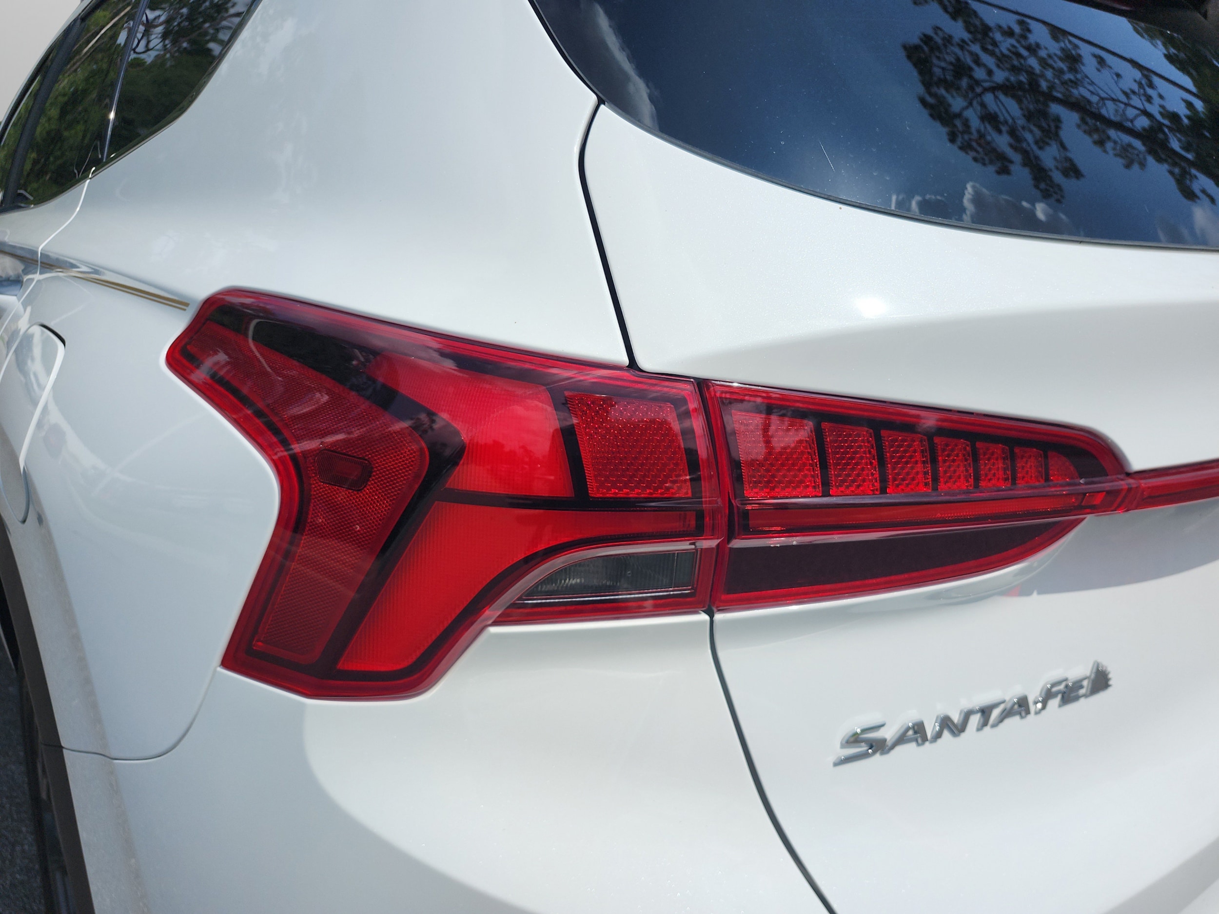 2023 Hyundai Santa Fe Limited - Photo 31