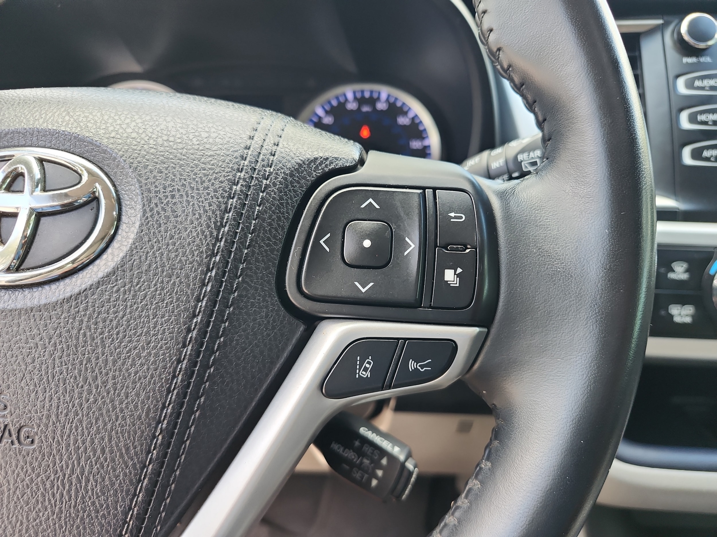 2018 Toyota Highlander LE Plus - Photo 27