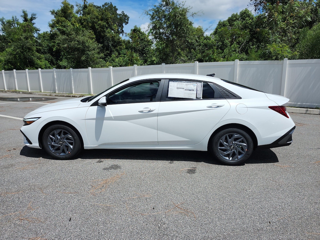 New 2026 Hyundai Elantra Hybrid Blue Sedan