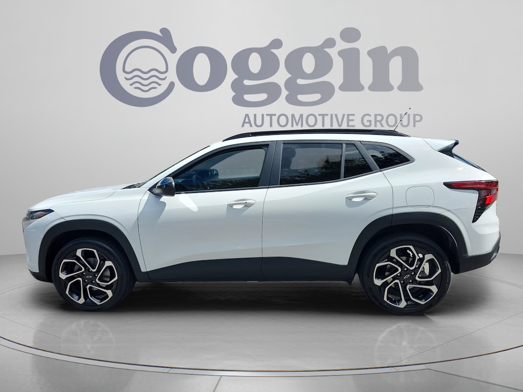 Used 2025 Chevrolet Trax 2RS SUV