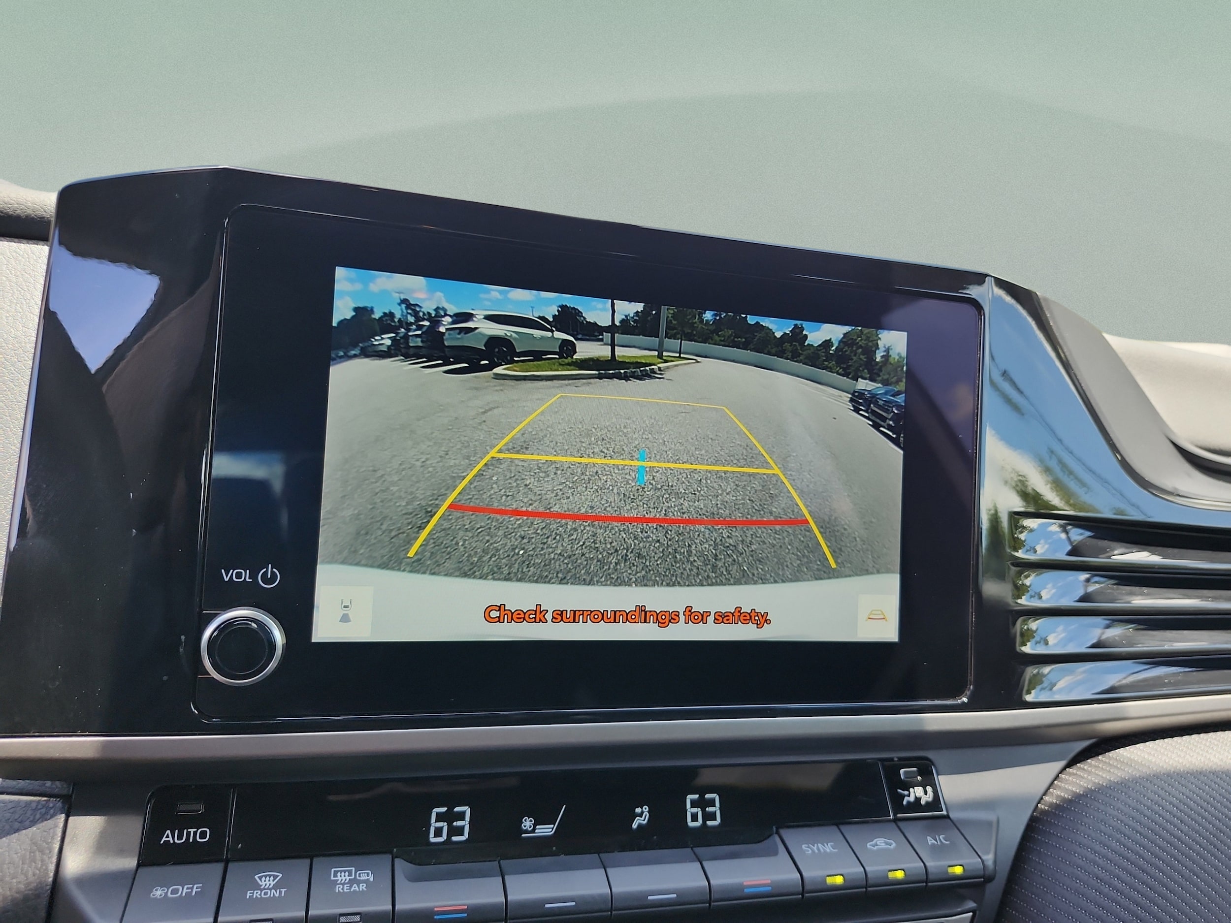 2025 Toyota Camry SE - Photo 24
