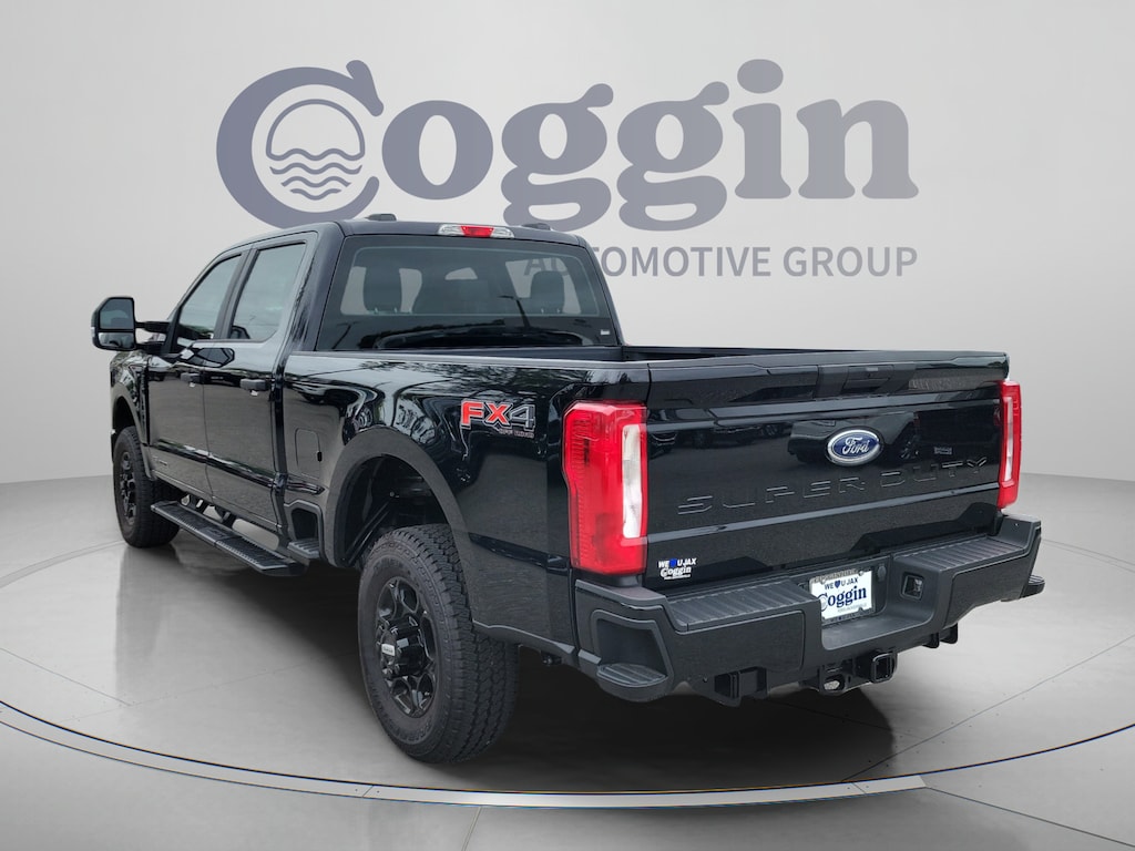 New 2026 Ford F-250 XL Truck Crew Cab