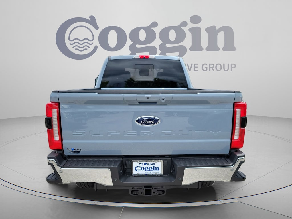 New 2026 Ford F-250 LARIAT Truck Crew Cab
