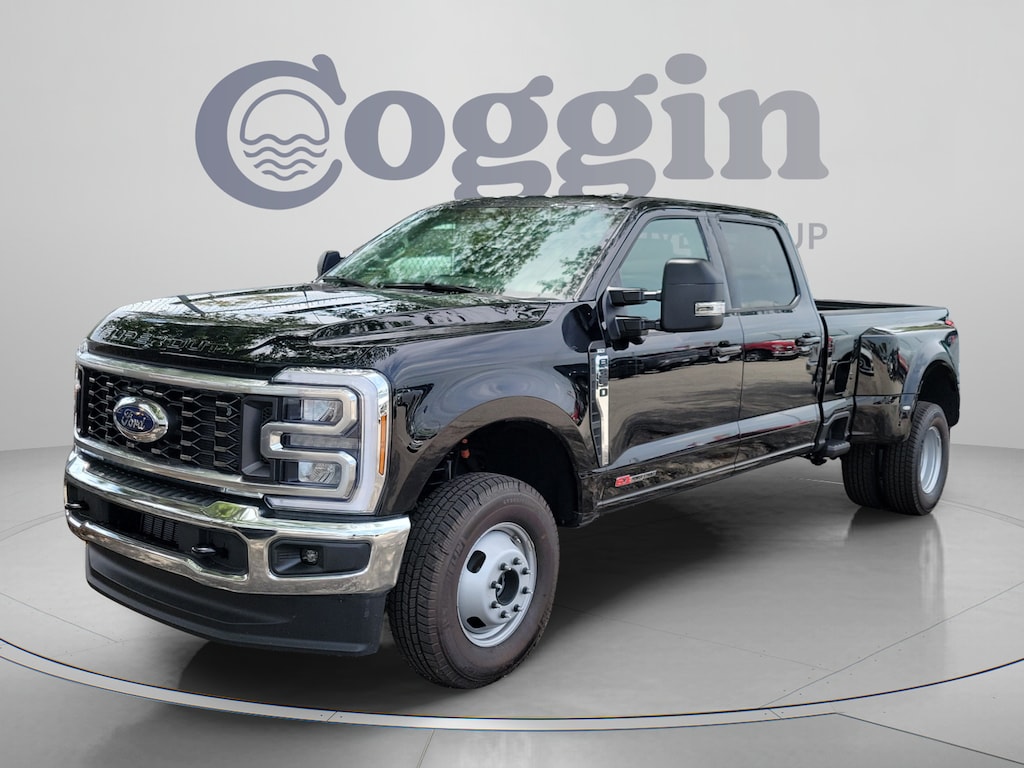 New 2026 Ford F-350 XLT Truck Crew Cab
