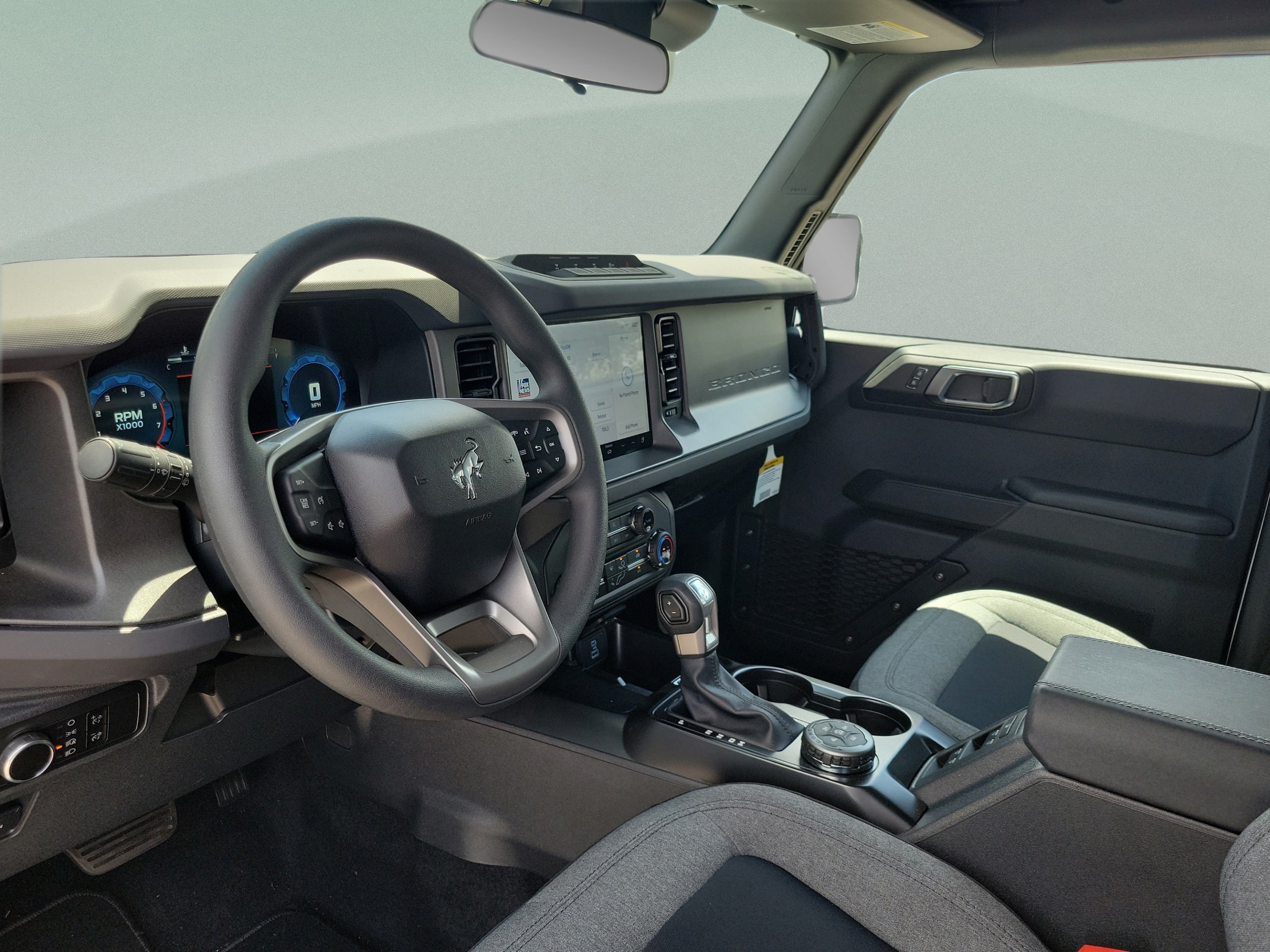 2025 Ford Bronco 4-Door Base - Photo 17