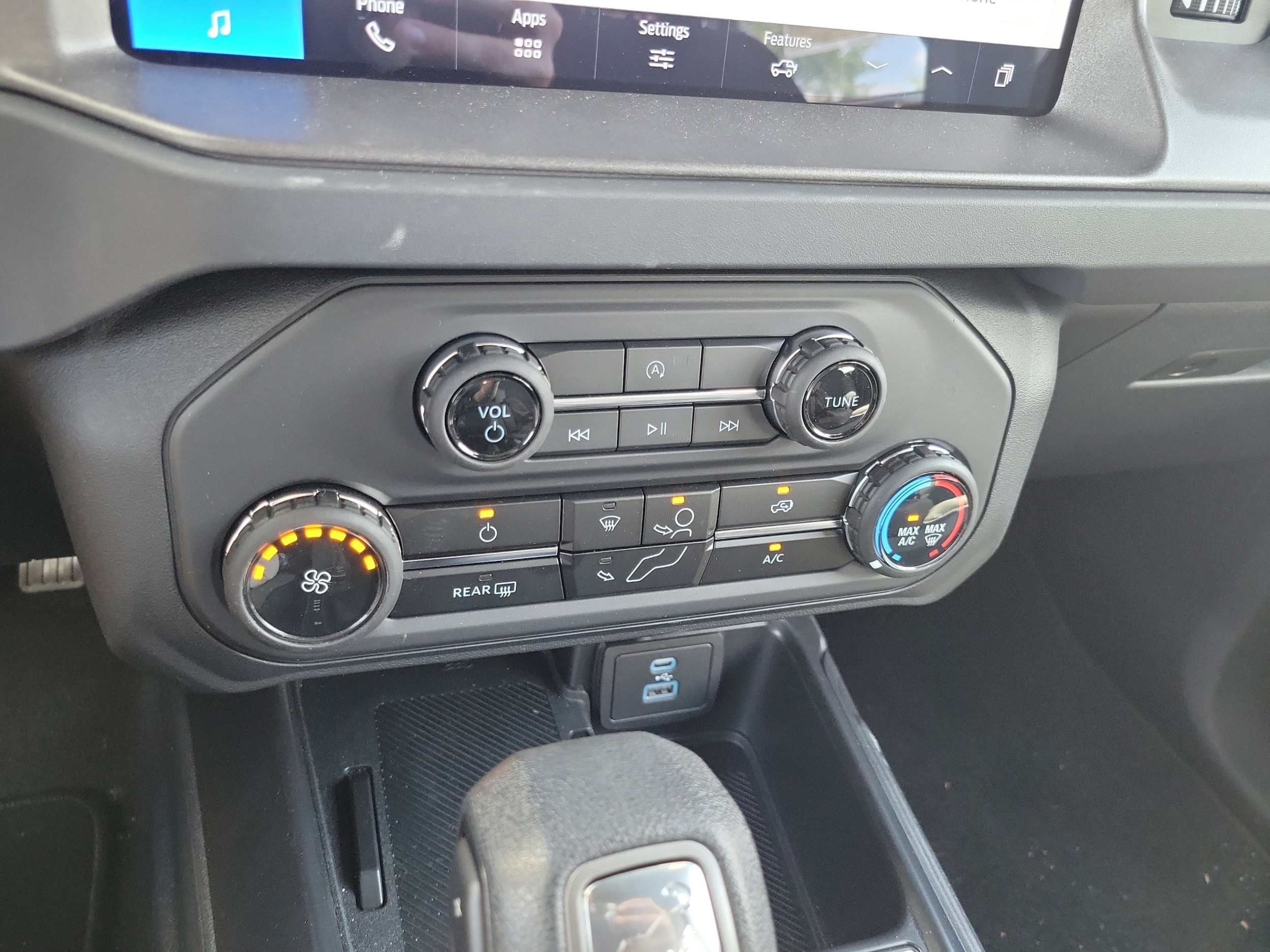 2025 Ford Bronco 4-Door Base - Photo 28