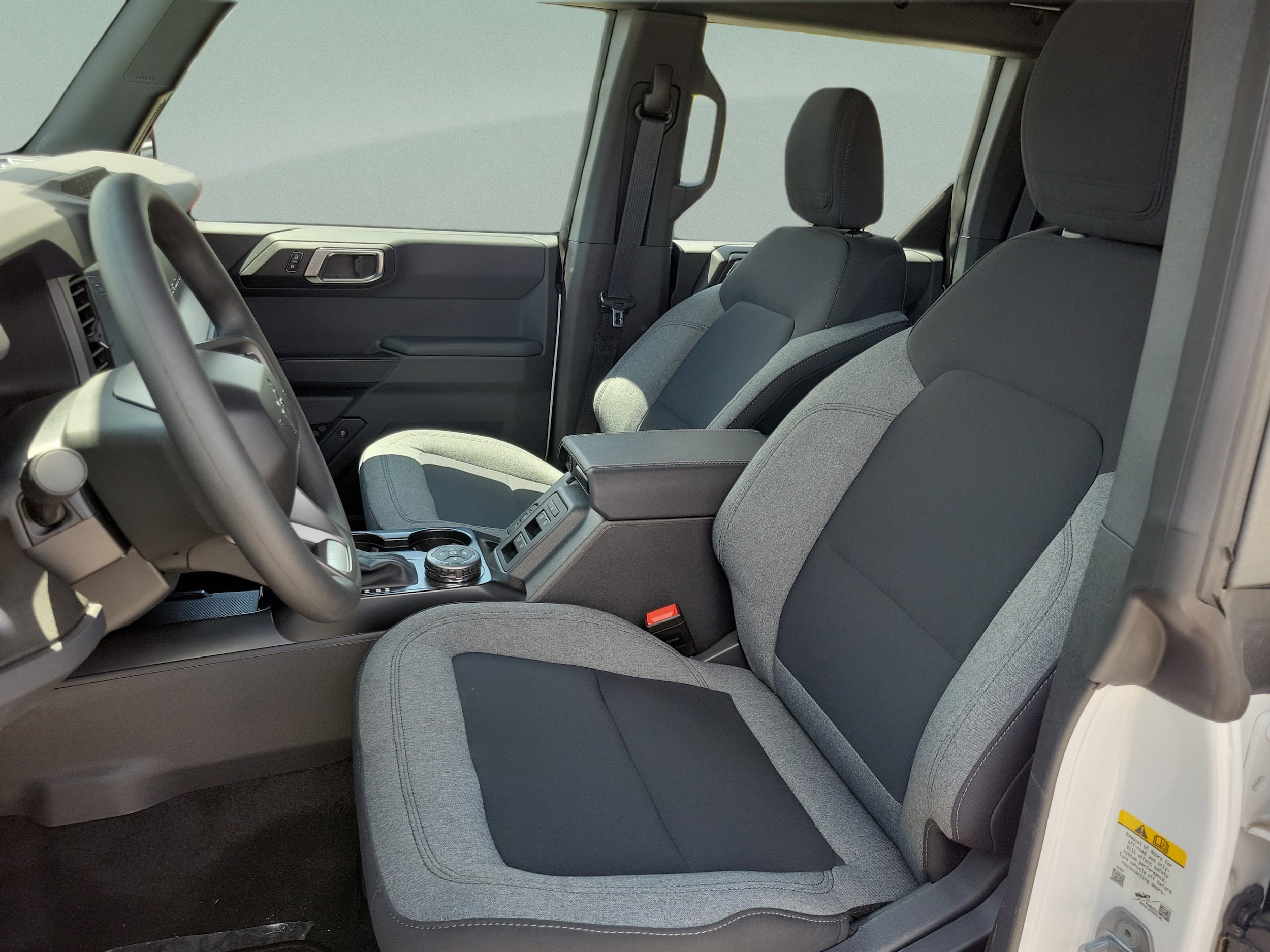 2025 Ford Bronco 4-Door Base - Photo 18