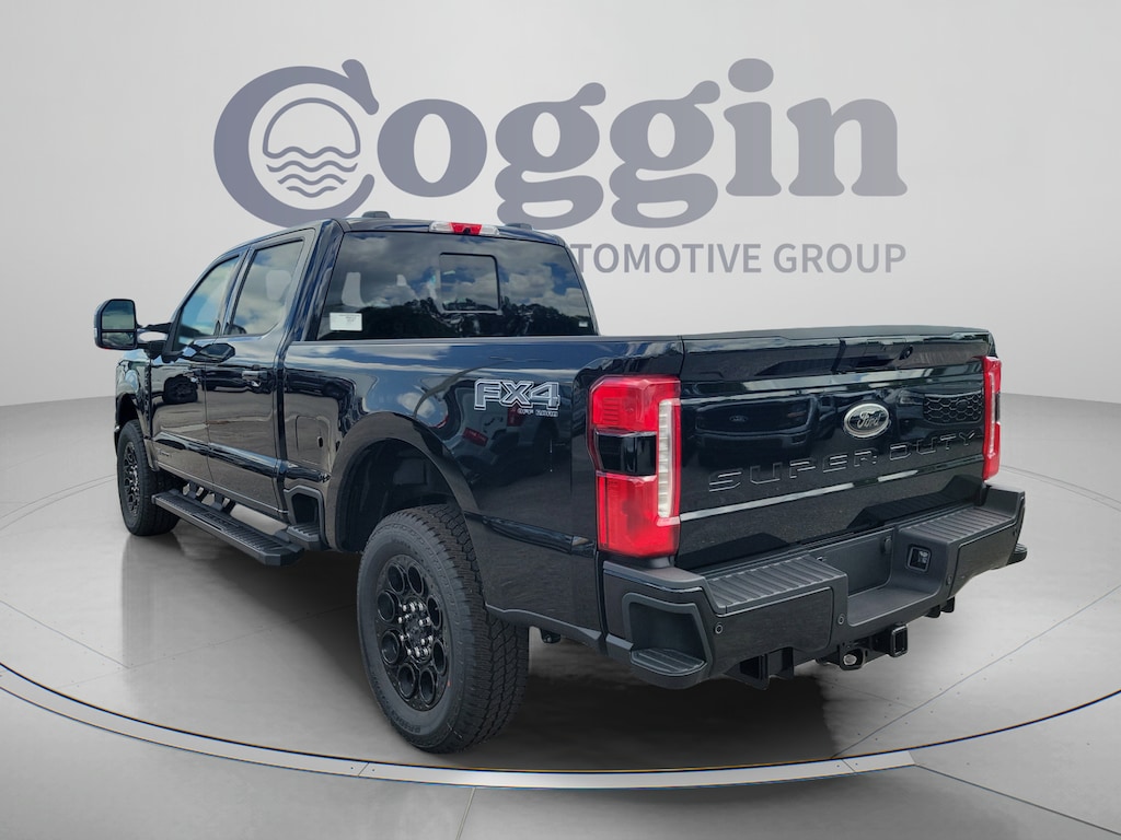 New 2026 Ford F-250 LARIAT Truck Crew Cab