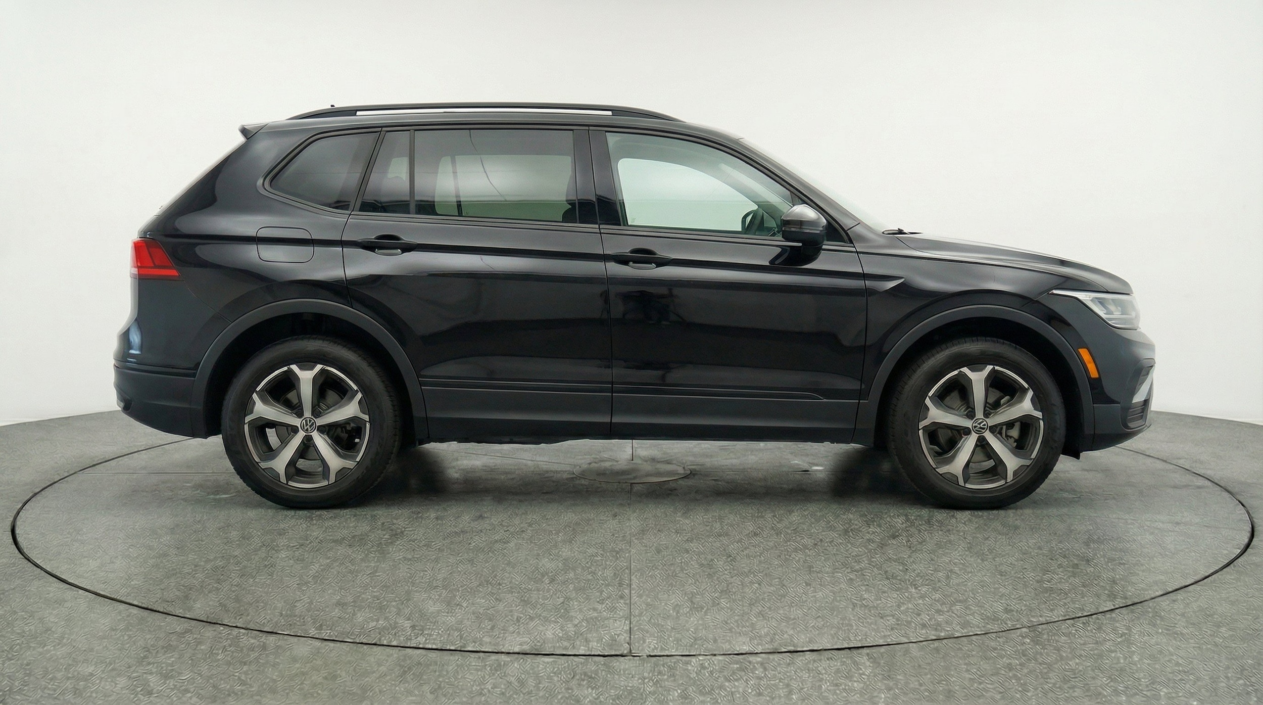 Thumbnail: 2026 Volkswagen Tiguan - 10