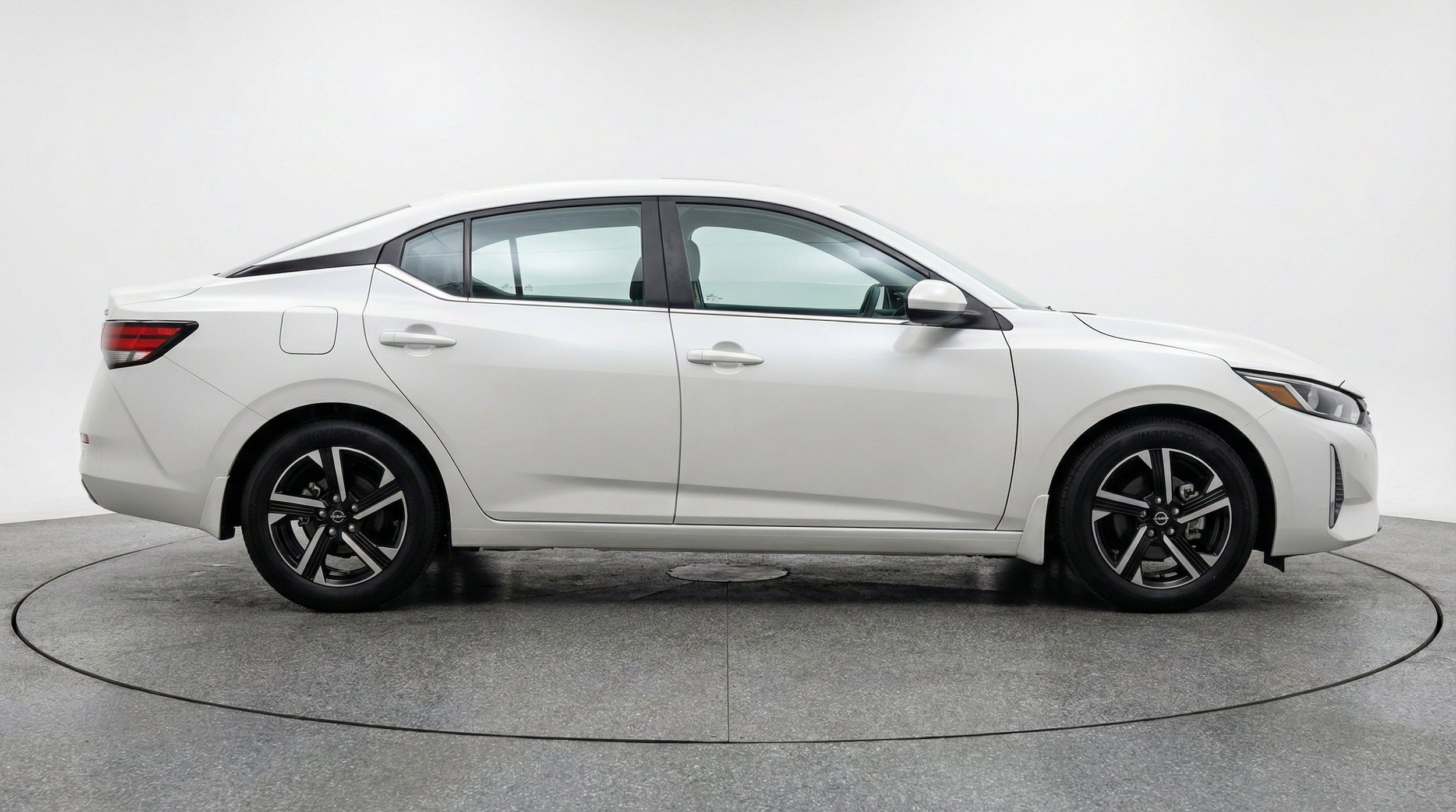 Thumbnail: 2025 Nissan Sentra - 10