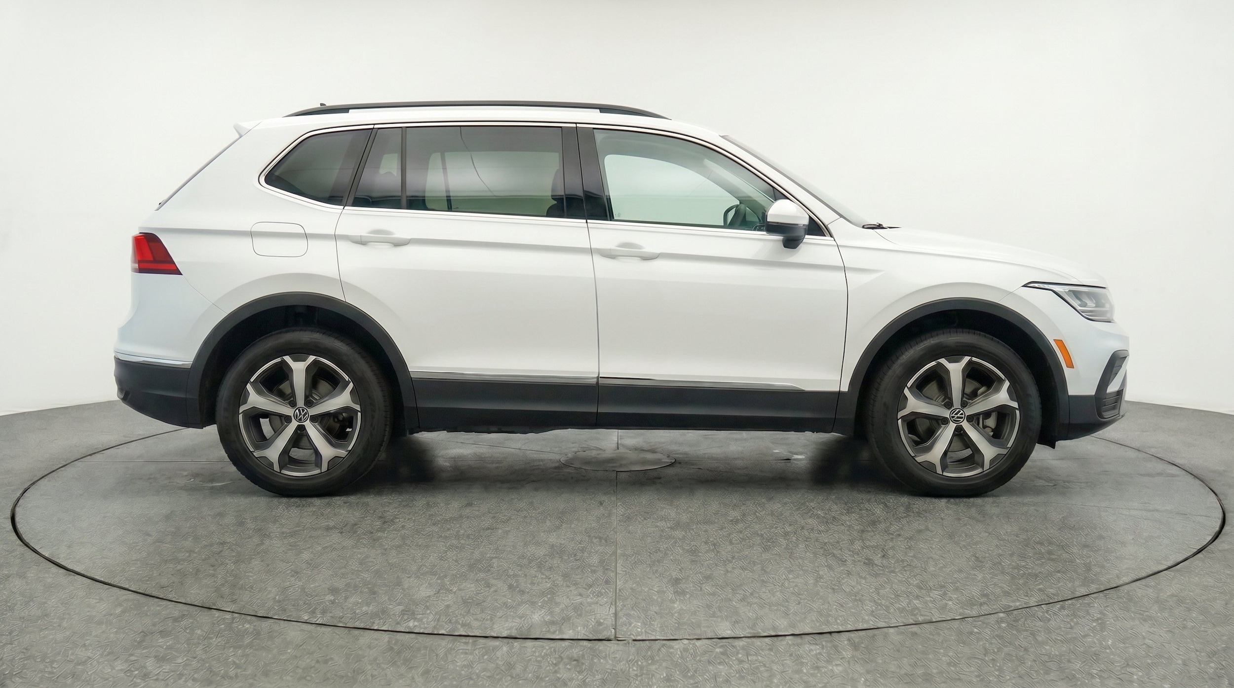 Thumbnail: 2026 Volkswagen Tiguan - 11