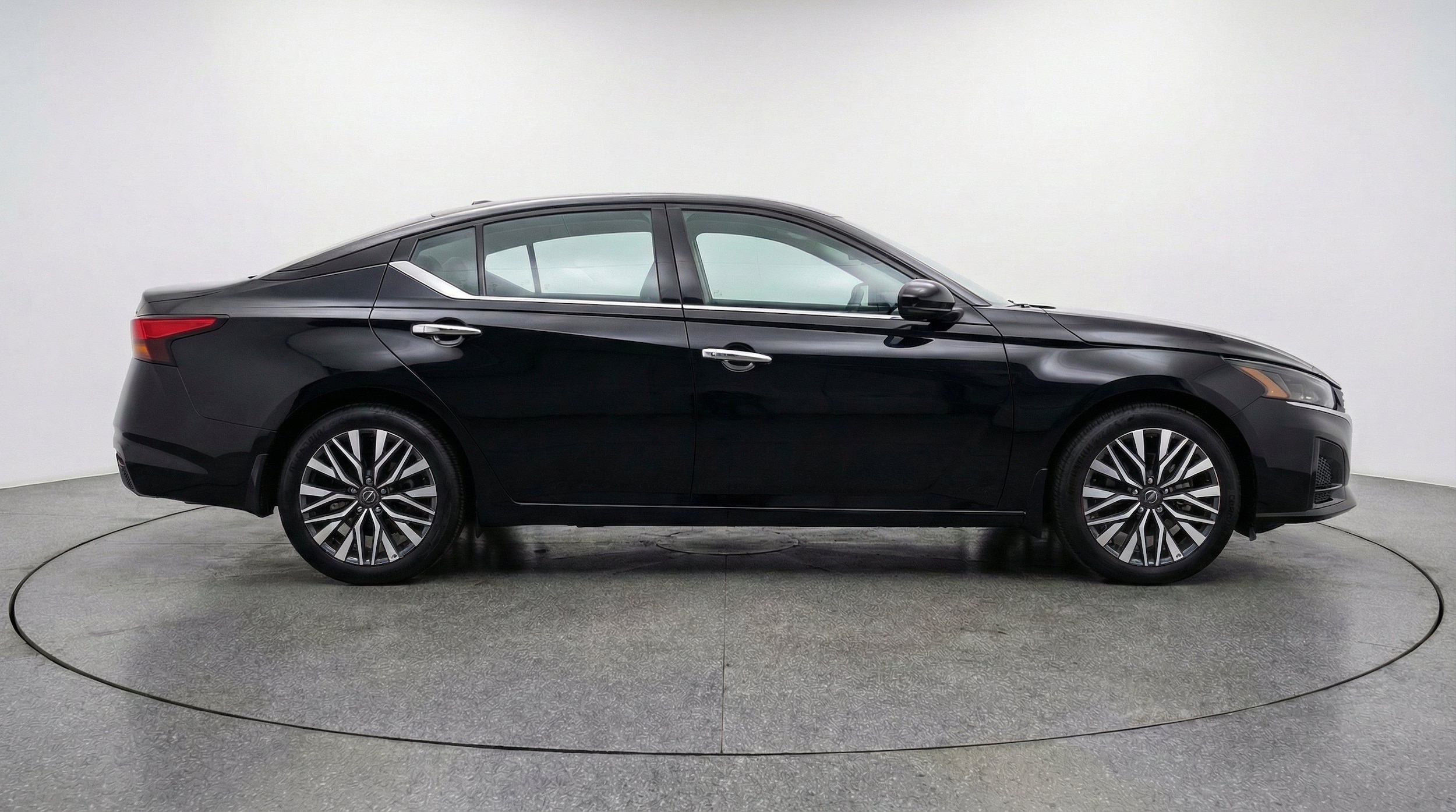 Thumbnail: 2025 Nissan Altima - 10