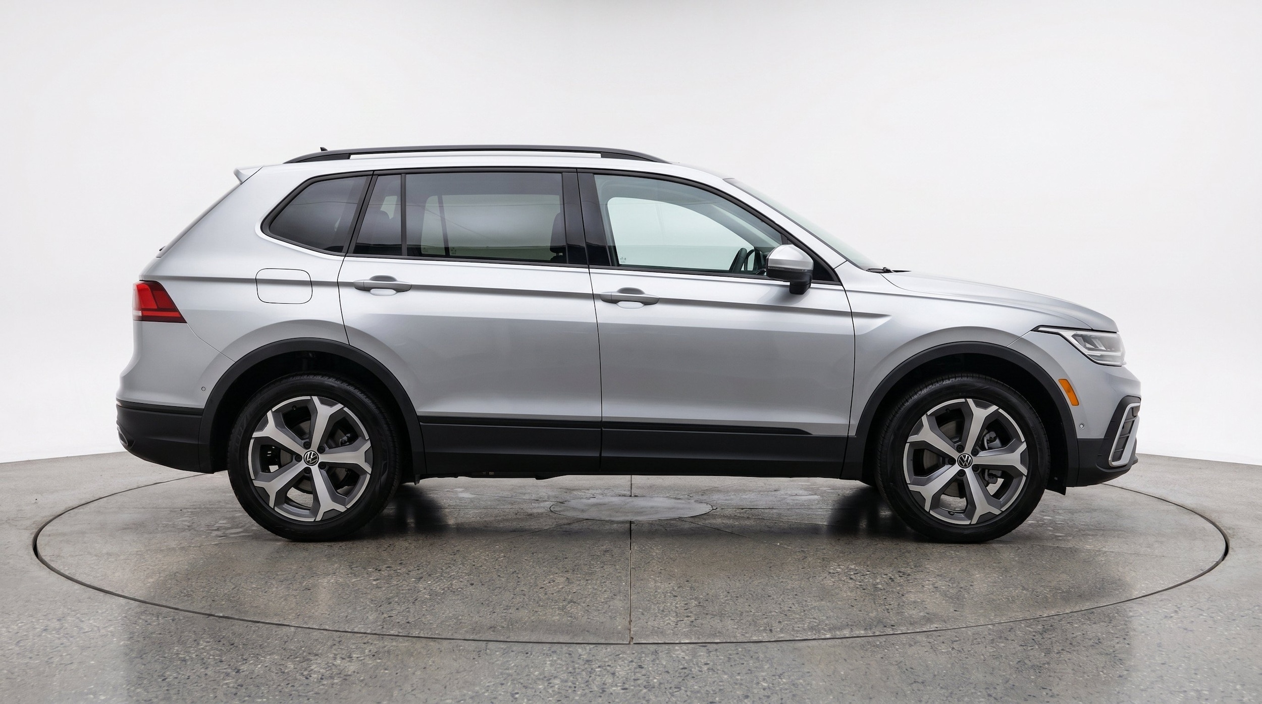 Thumbnail: 2026 Volkswagen Tiguan - 10