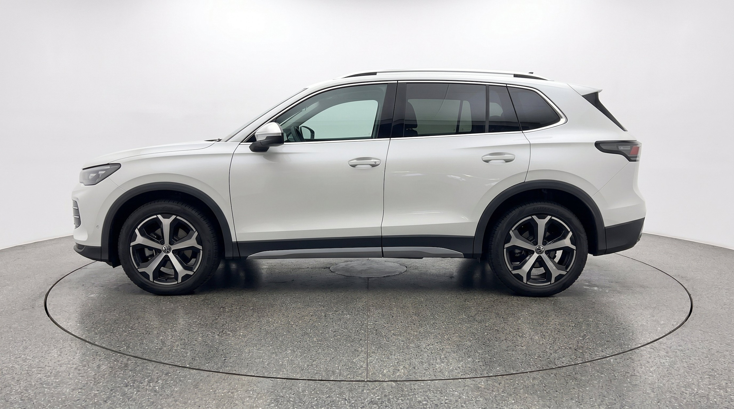 Thumbnail: 2026 Volkswagen Tiguan - 5