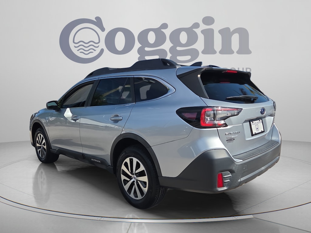 Used 2021 Subaru Outback Premium SUV