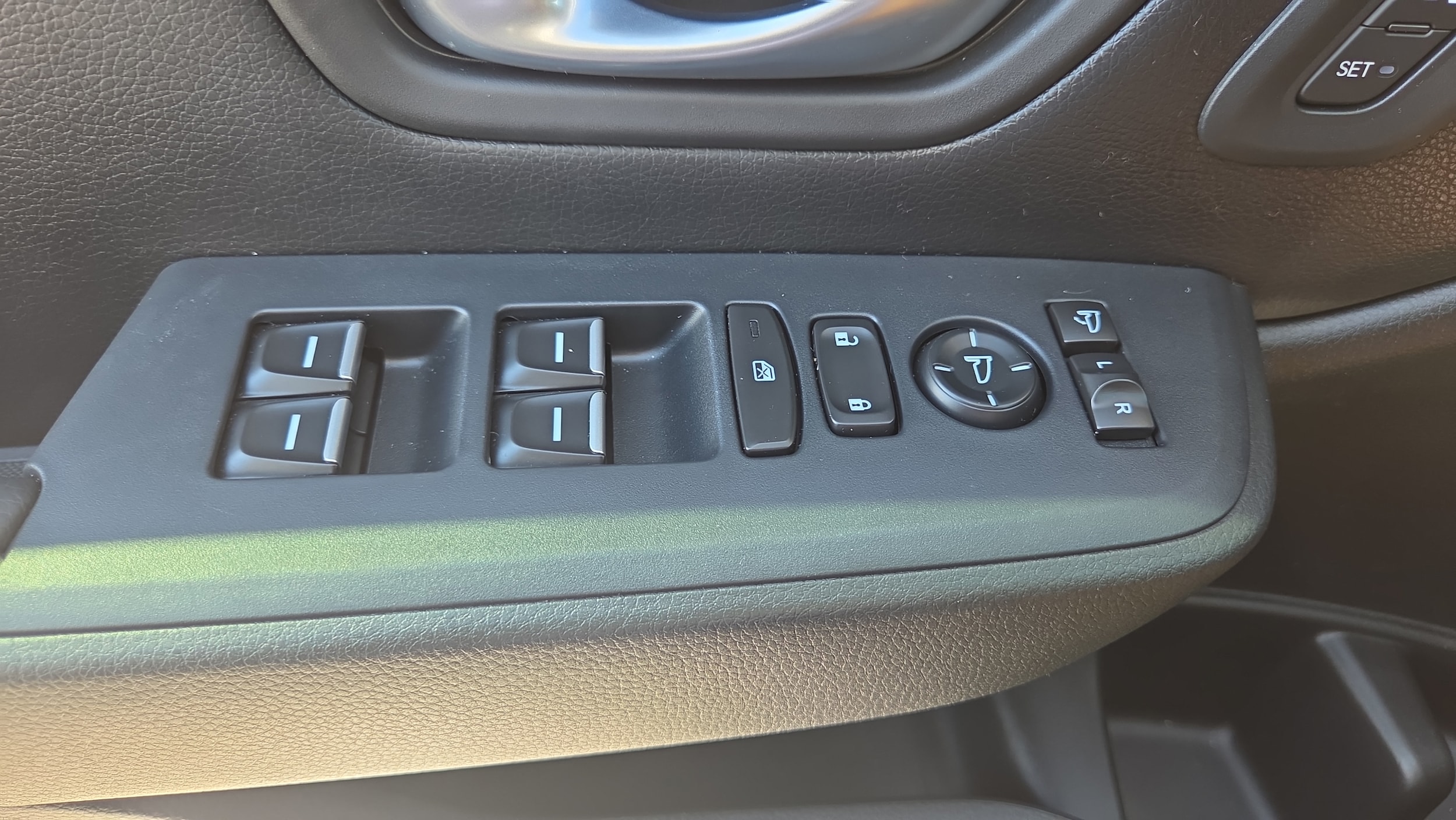 2025 Honda Pilot Elite - Photo 38