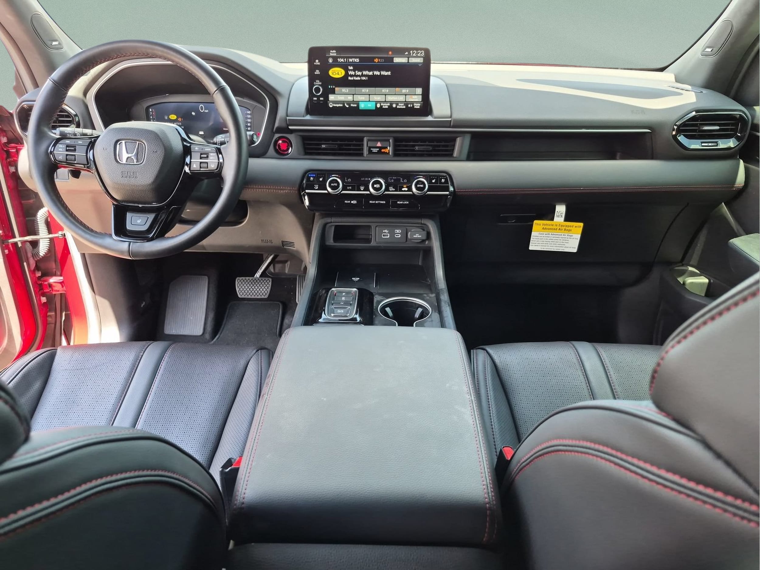 2025 Honda Pilot Black Edition - Photo 30